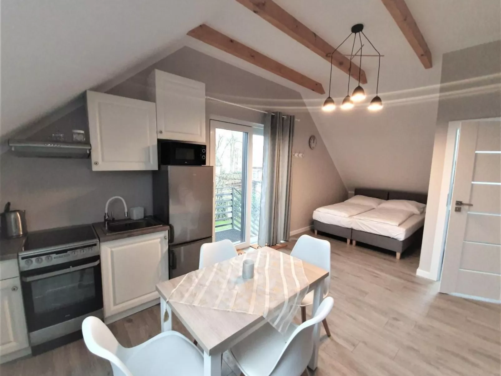 Gemütliches Ferienhaus mit Garten und Seeblick-Image-tags.info