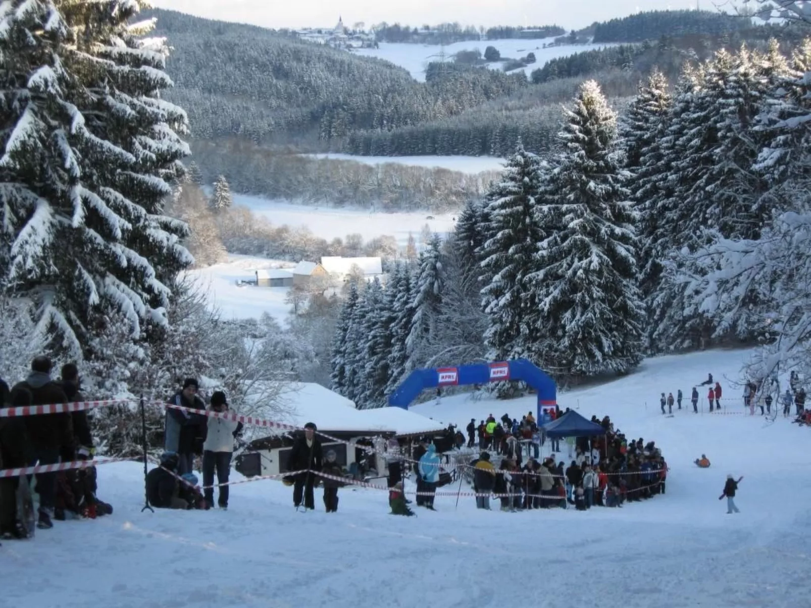 Snowview Lodge-Draußen