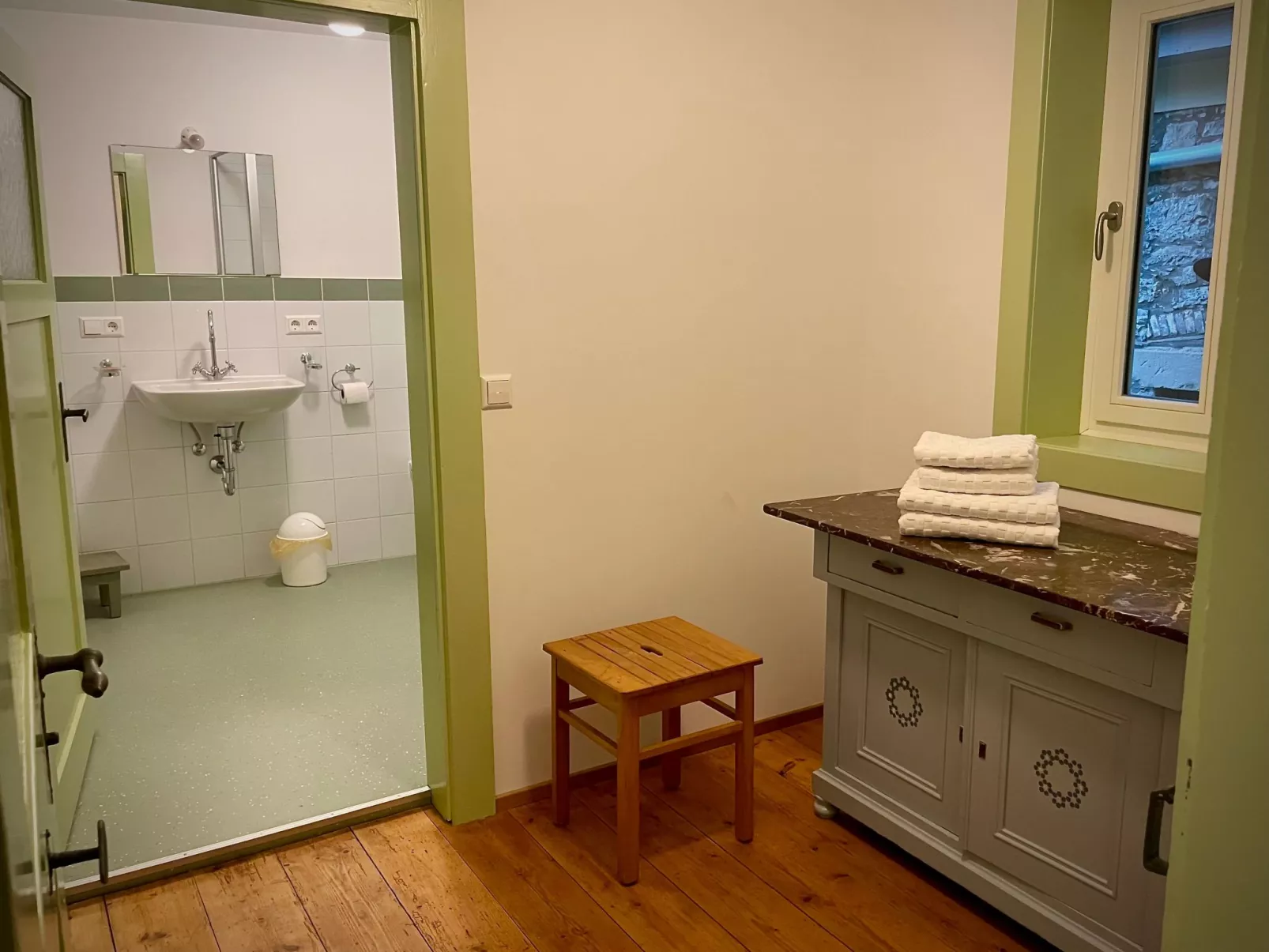 Nassauer Forsthaus-Drinnen