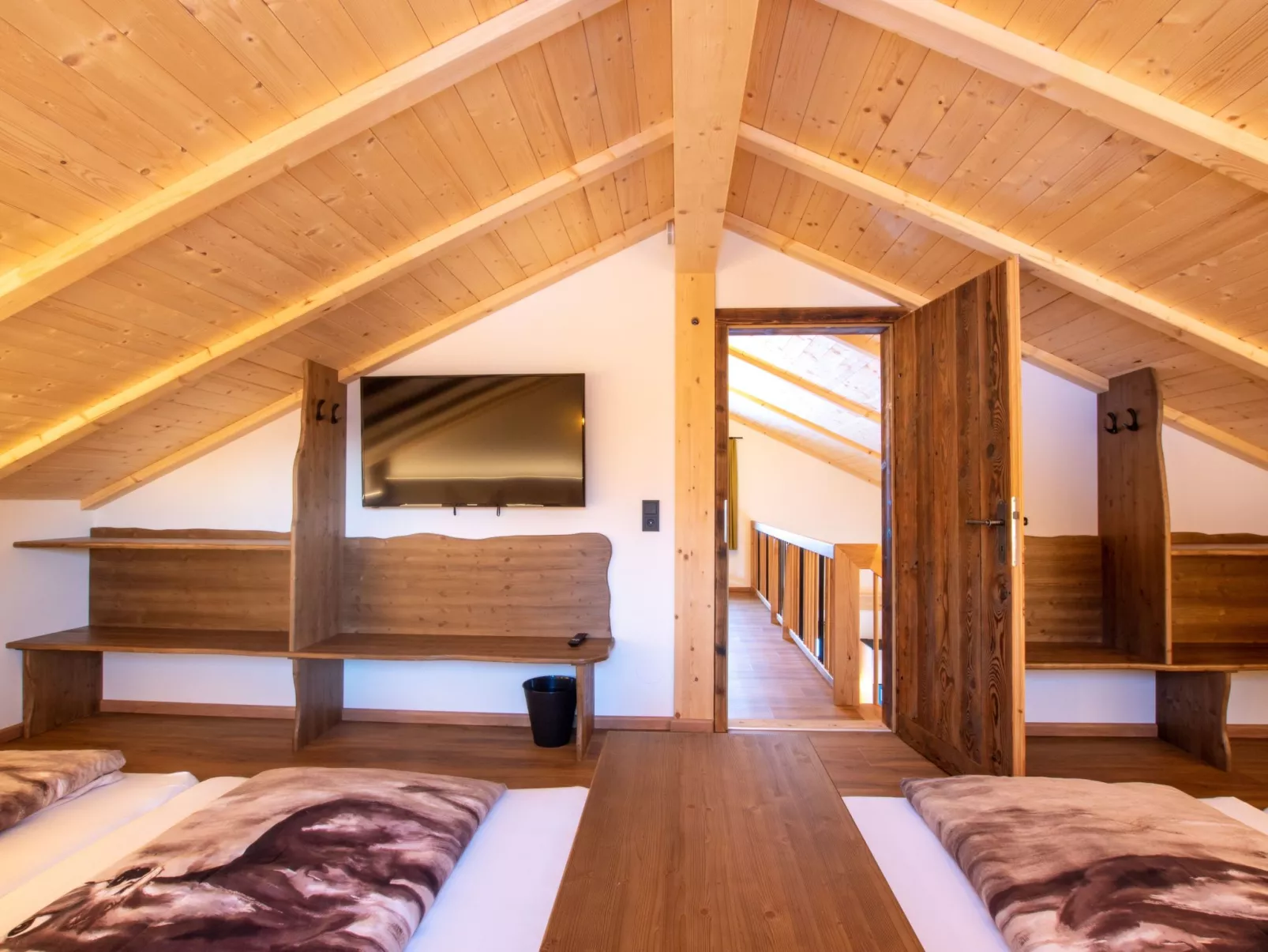 Alpen Chalet-Drinnen