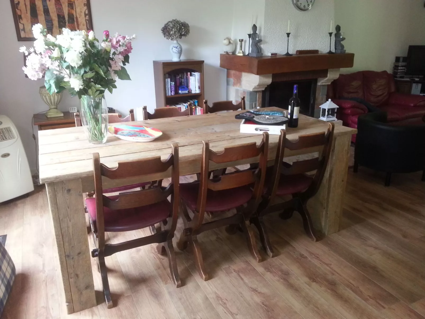 Mit Garten, Grill und Terrasse-Drinnen