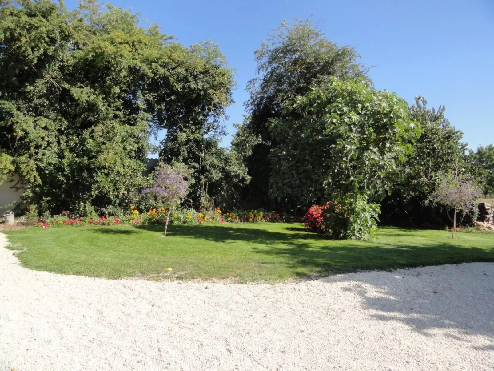 Ferienvilla mit Blick auf das Wasser-Dehors