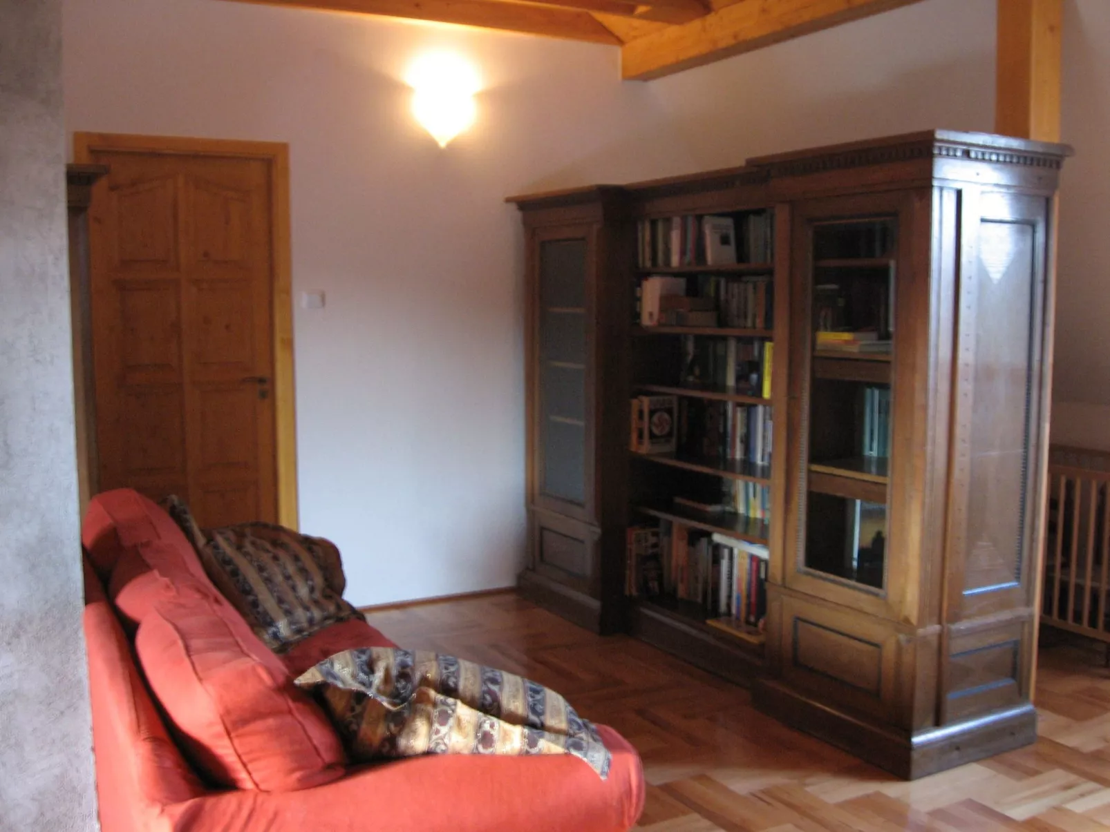 Mit biologischem Schwimmteich-Dedans