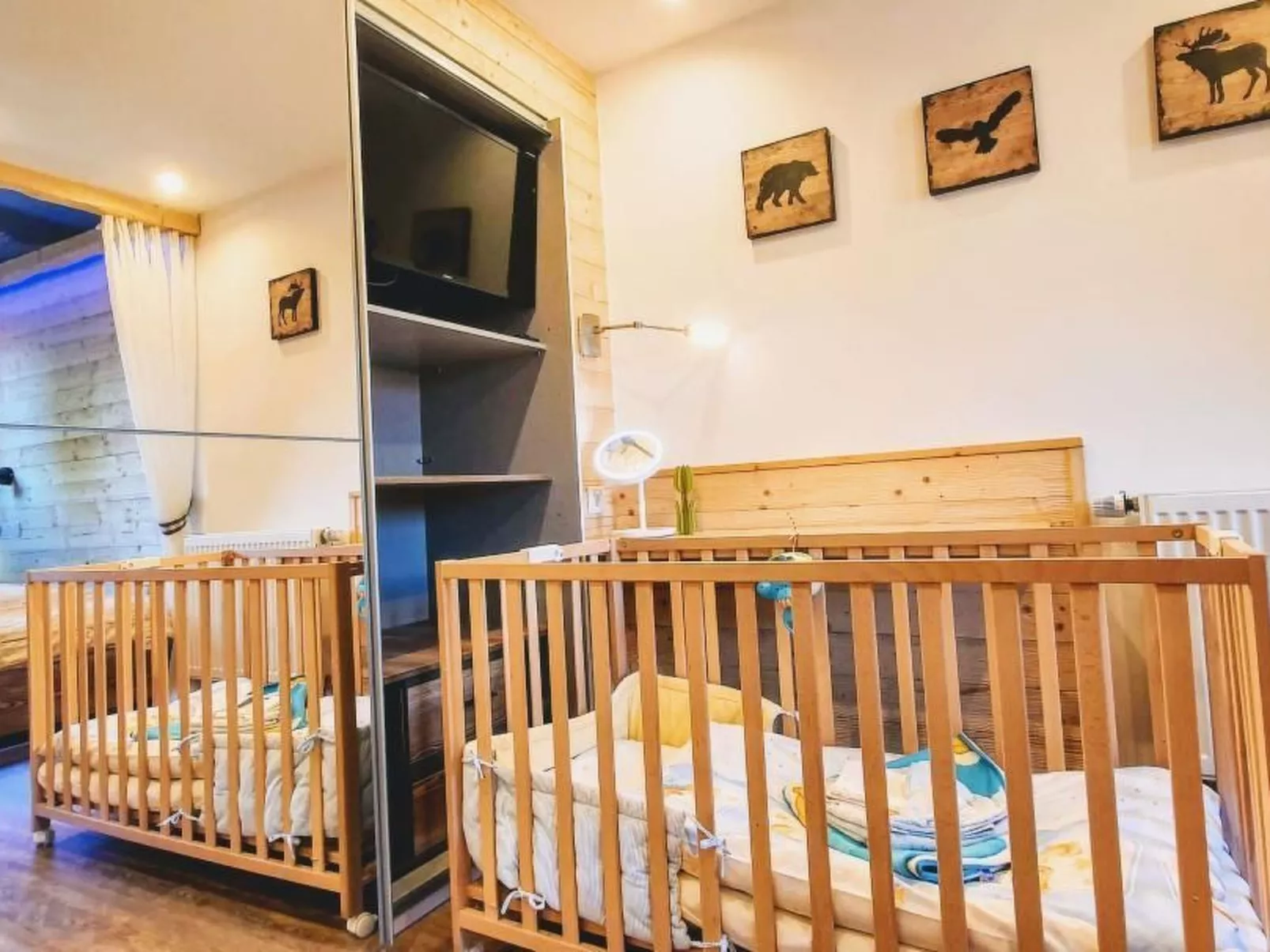 Ruhige-Ferienwohnung mit Süd Balkon in Zentrum-Dedans