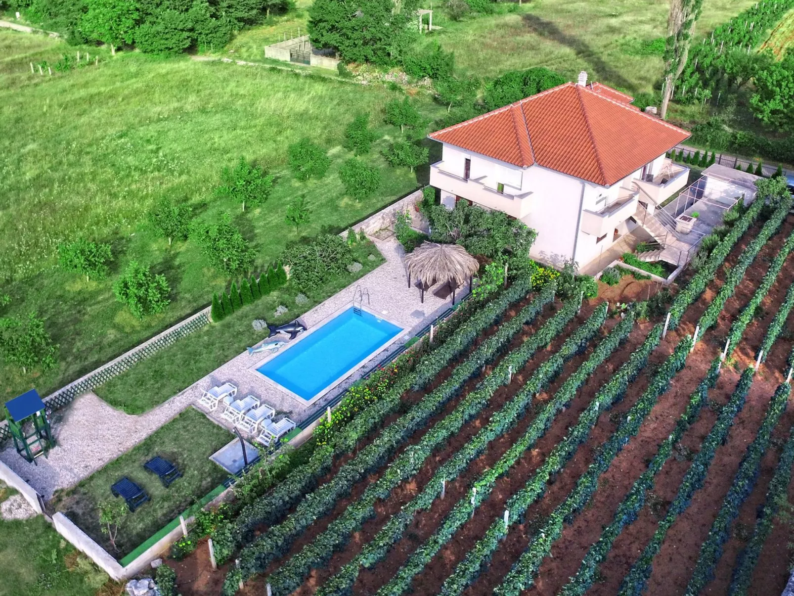 Villa "Sonnenblume" mit eigenem Garten und Grill-Outside