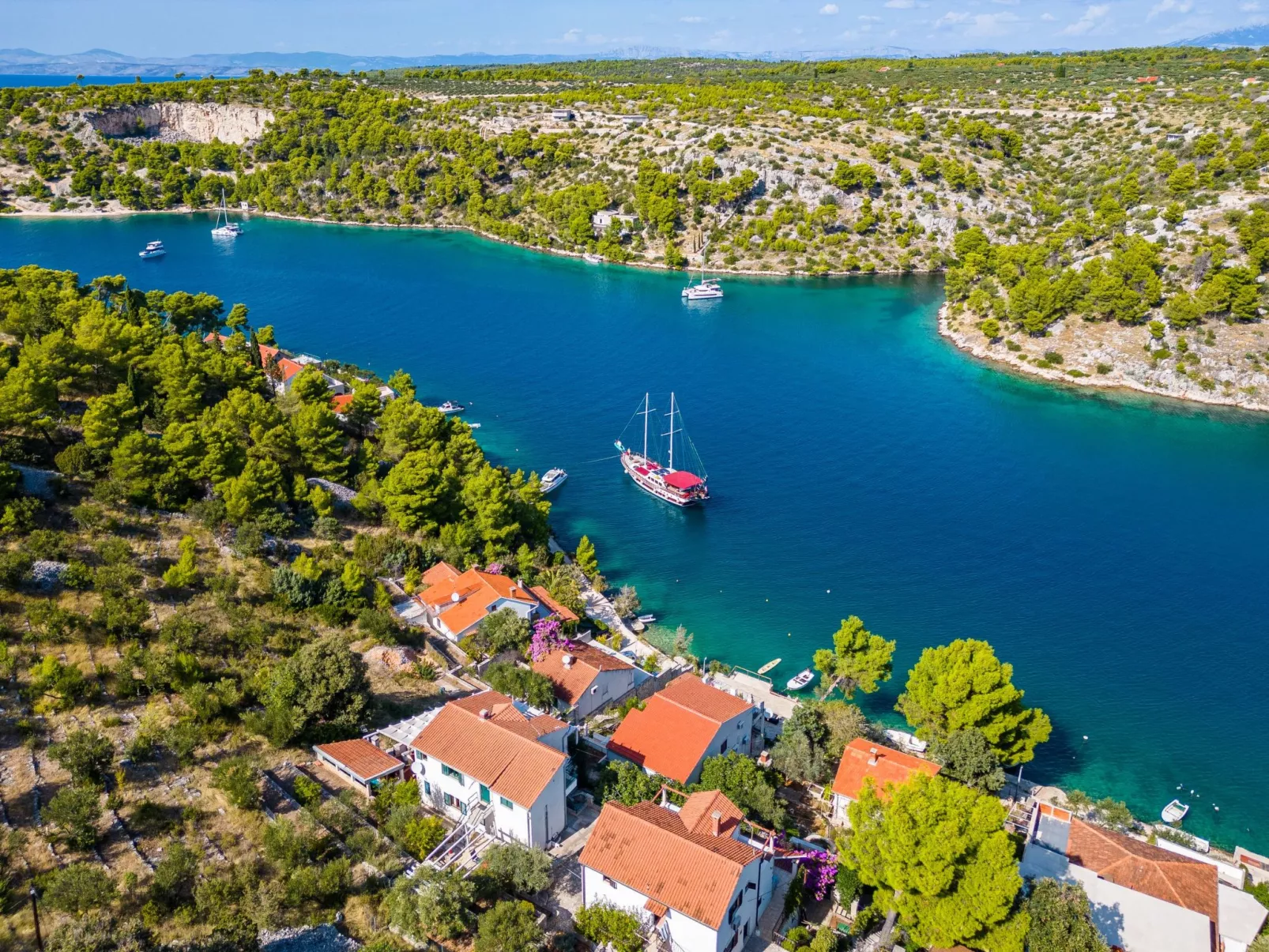 Villa Tudor mit atemberaubender Aussicht-Draußen