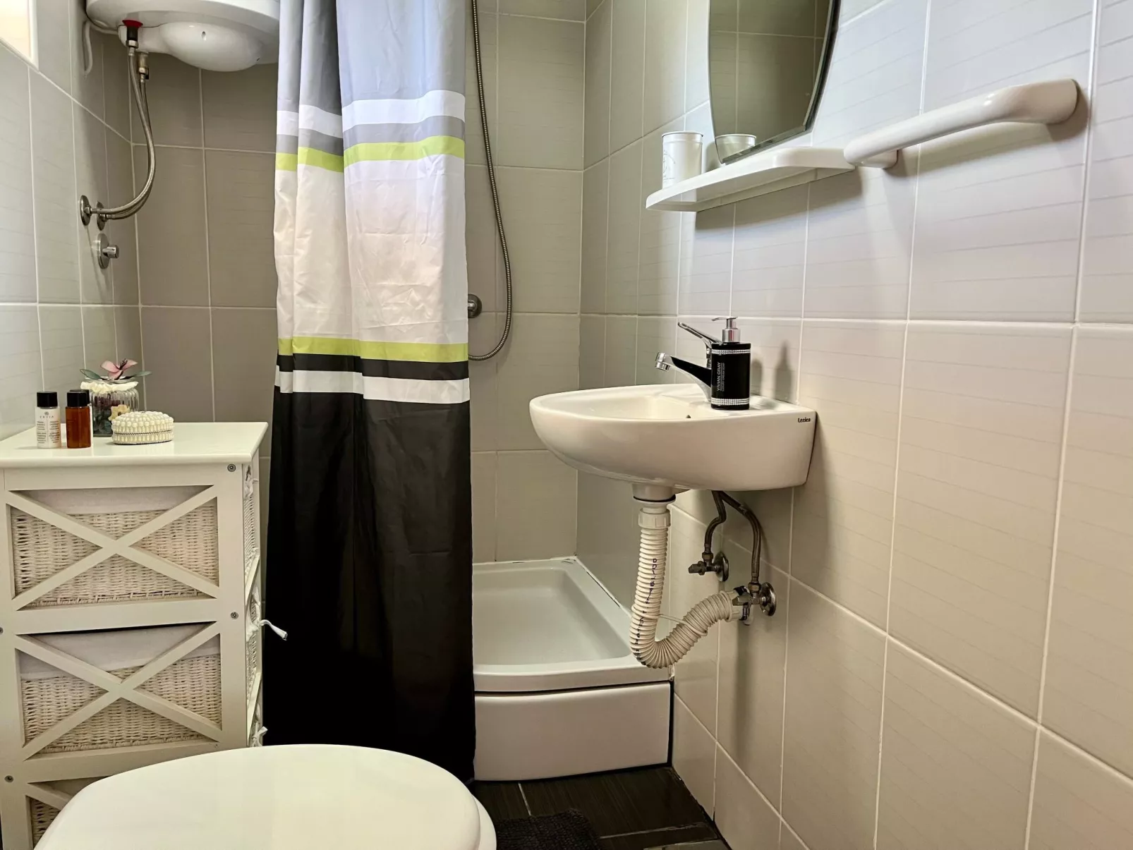 Neu erbautes Apartment mit großem Balkon-Dedans