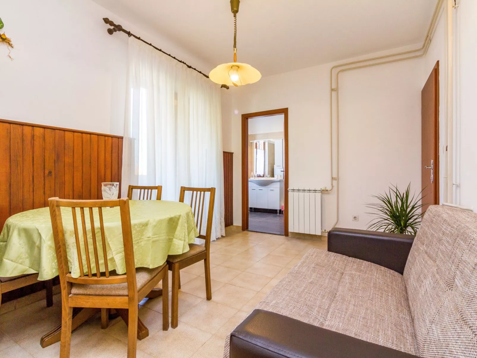 Haus in Vinkuran mit Pool und Bergblick-Image-tags.info