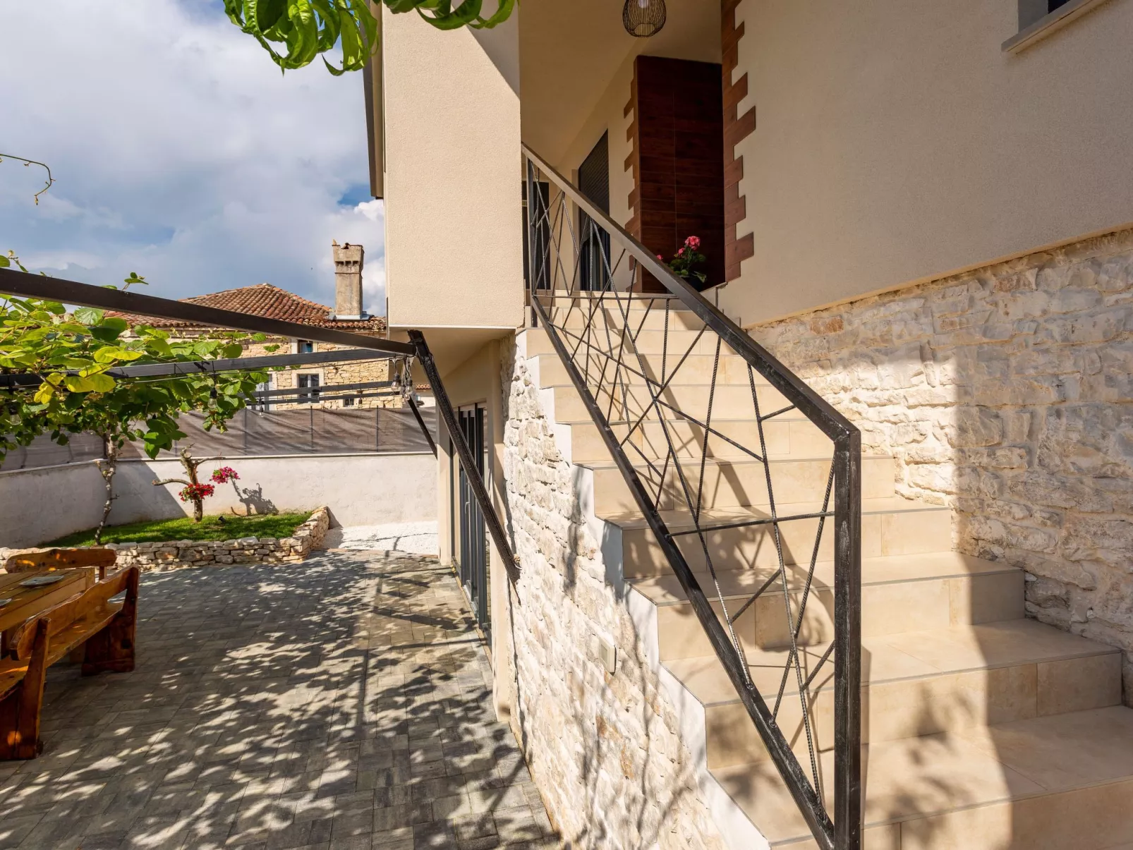 Schönes Ferienhaus in Modrusani mit Großem Garten-Draußen