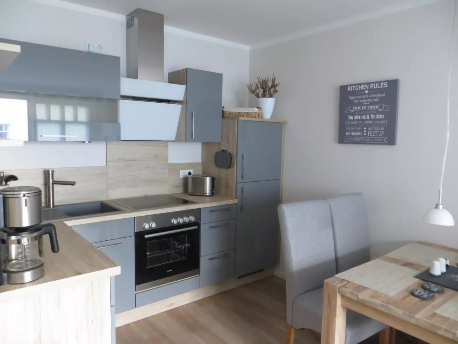 In Strandnähe-Drinnen