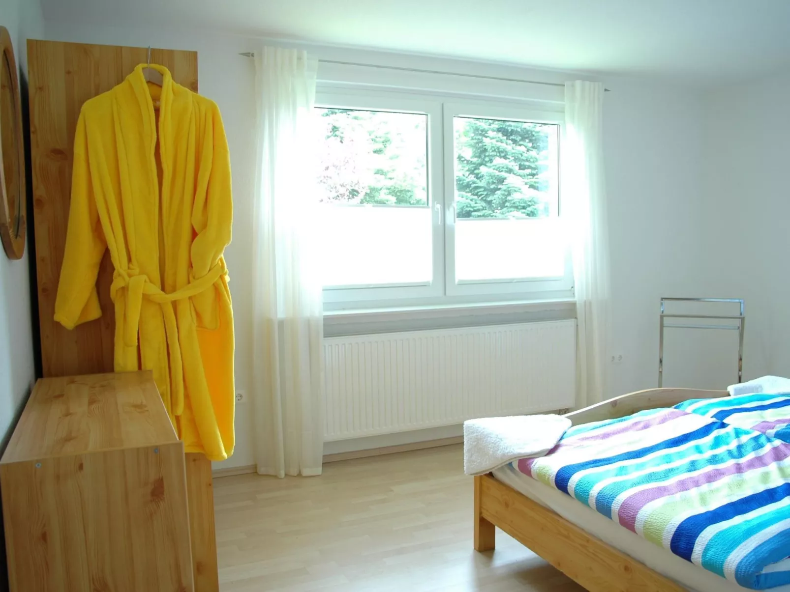 Mit Indoorpool, Garten und Partyraum-Inside