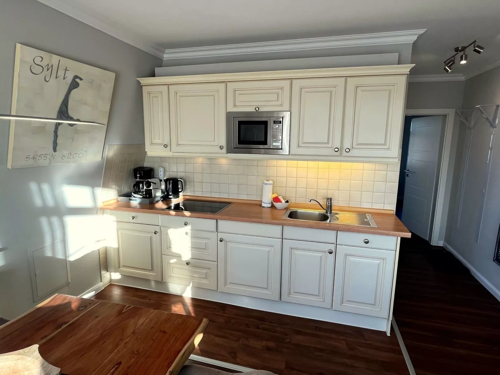 Wohnung mit Sonnenbalkon und Strandnähe-Drinnen