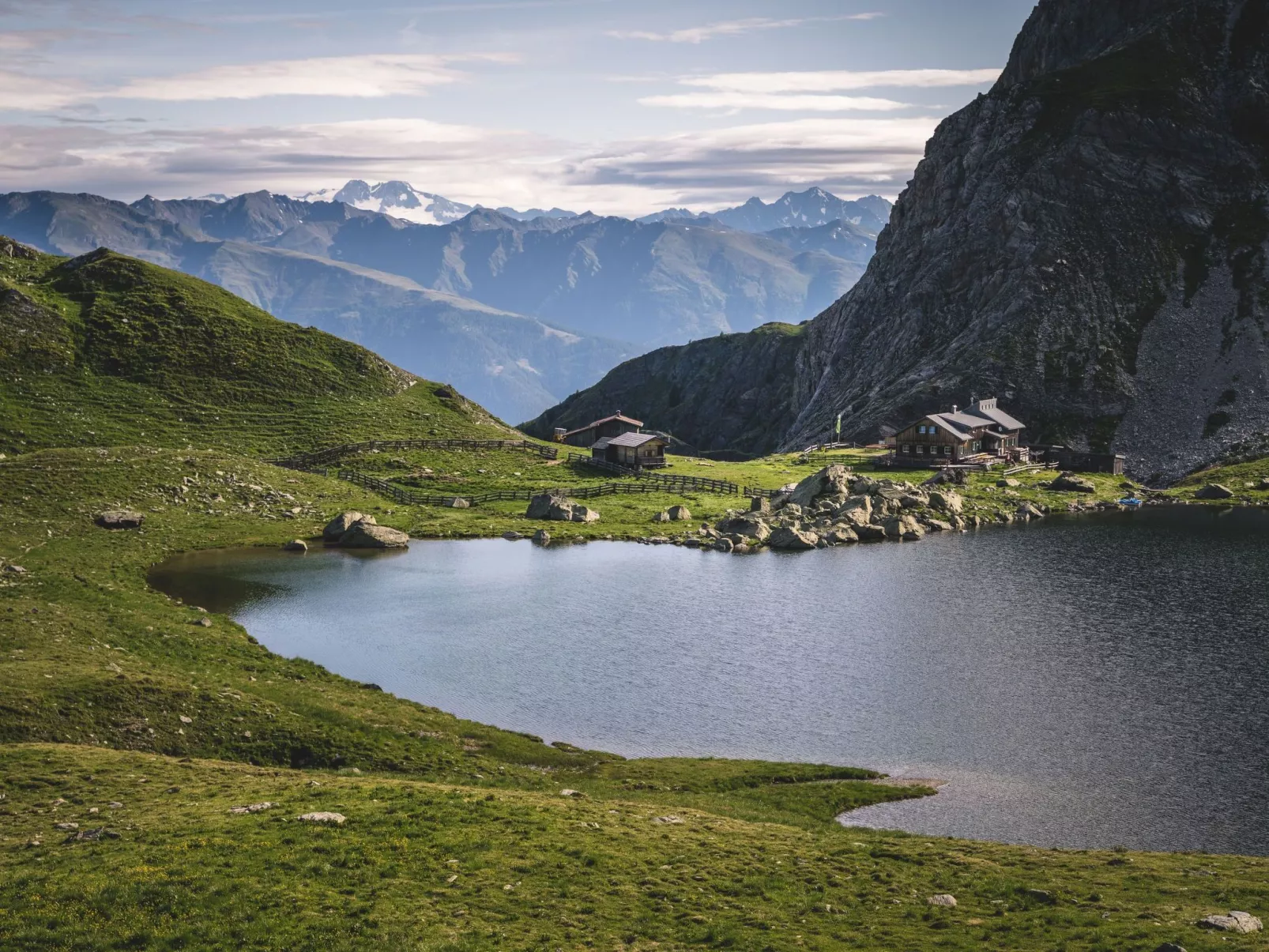 In Strassen mit Privatem Pool-Outside