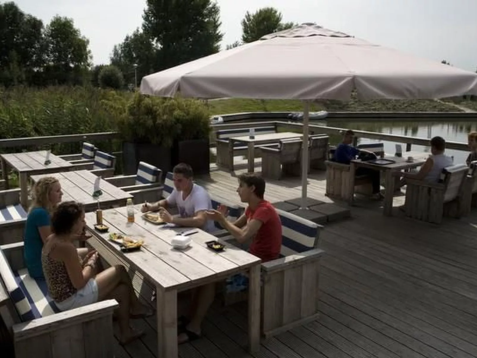 Modernes Ferienhaus mit Sauna und Whirlpool-Image-tags.info