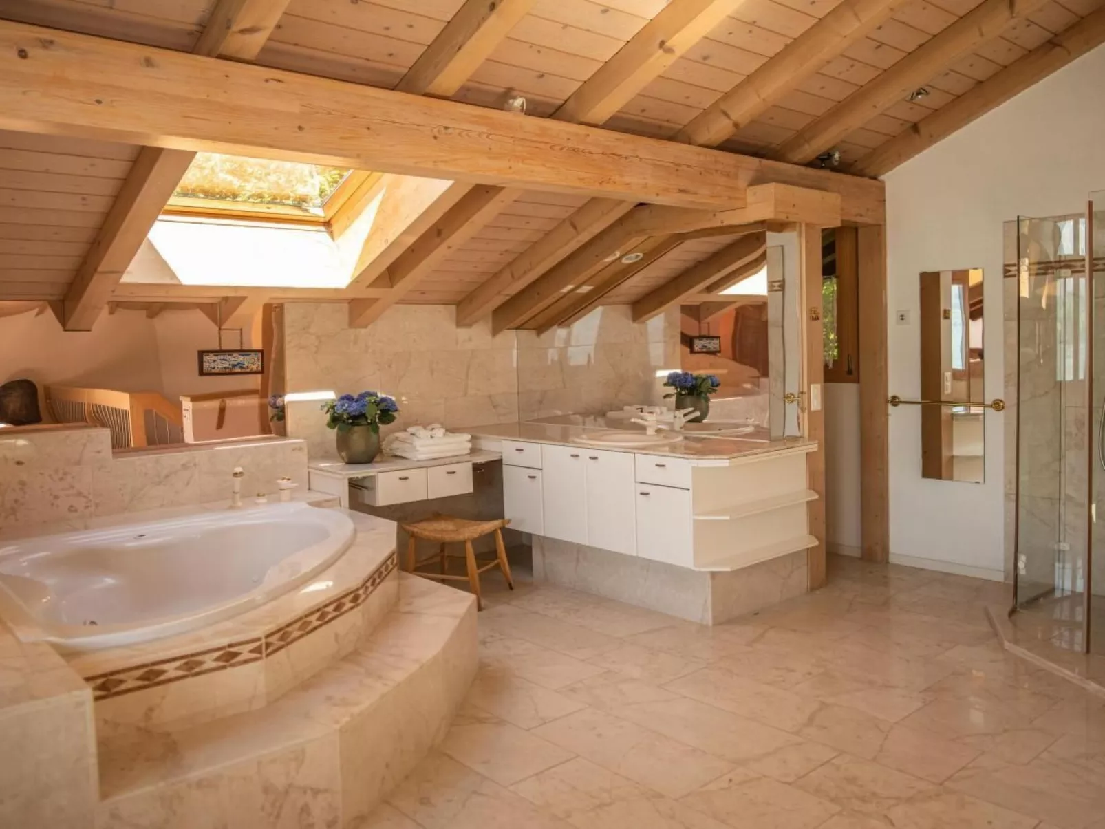 Chalet am See mit Panorama Aussicht-Dedans