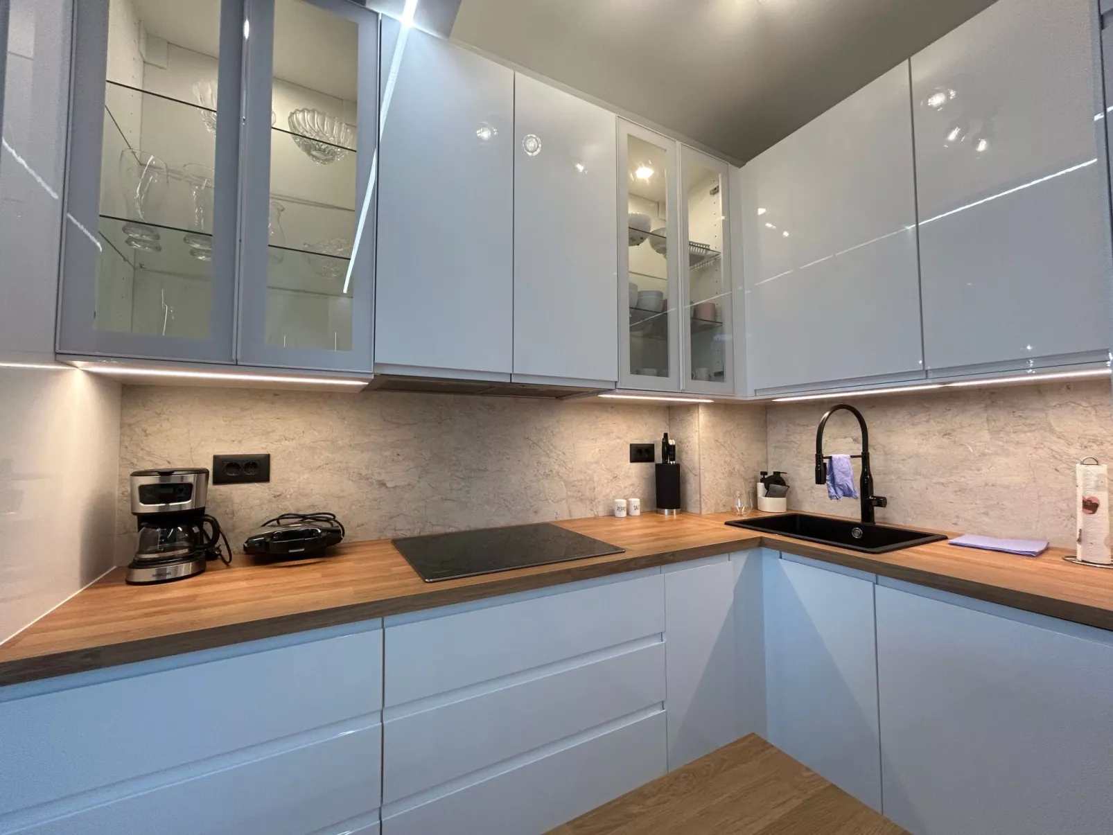 "Magnificent Lux View"-Inside