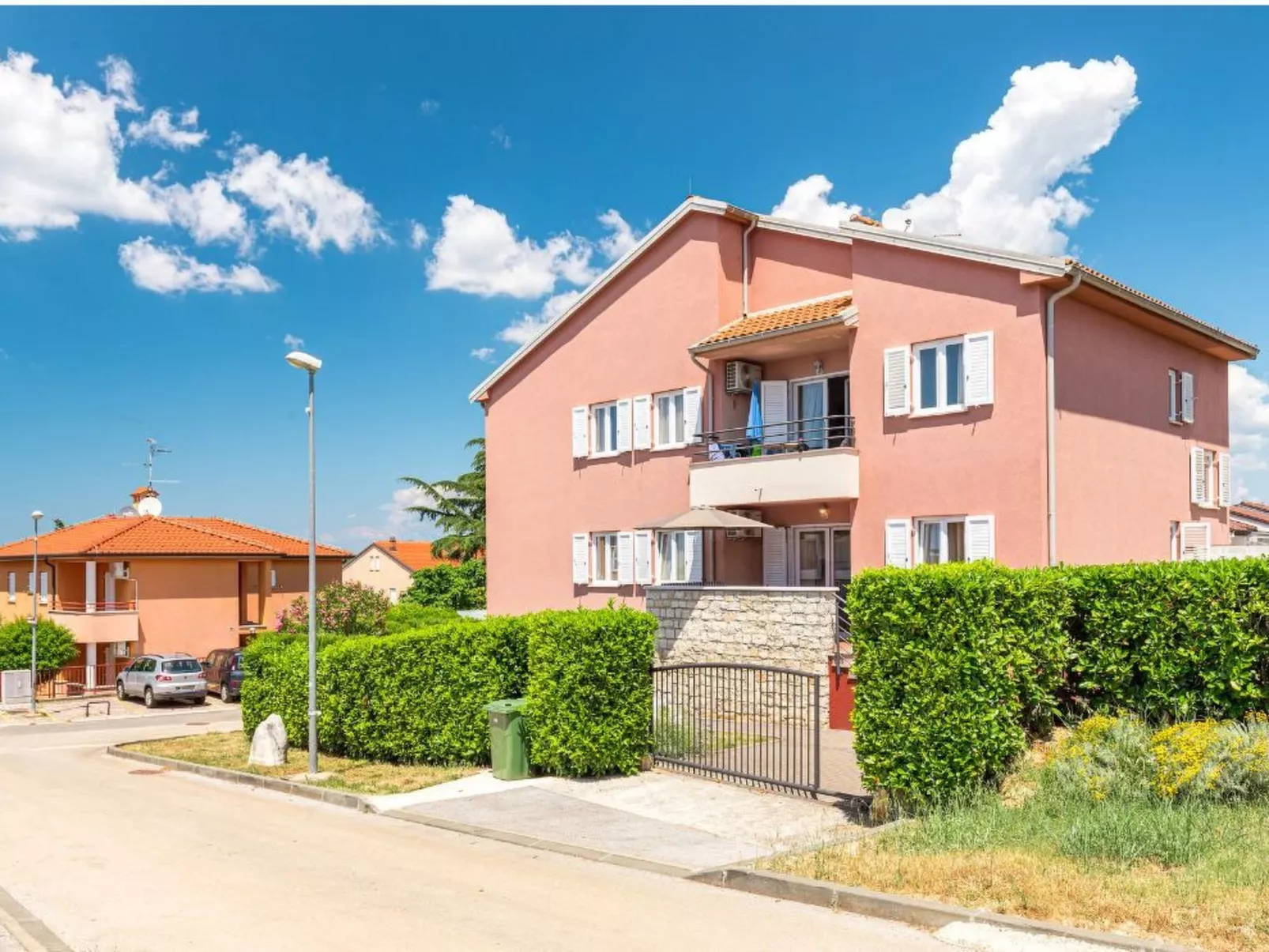 "Villa Pinta" mit Blick auf das Wasser
