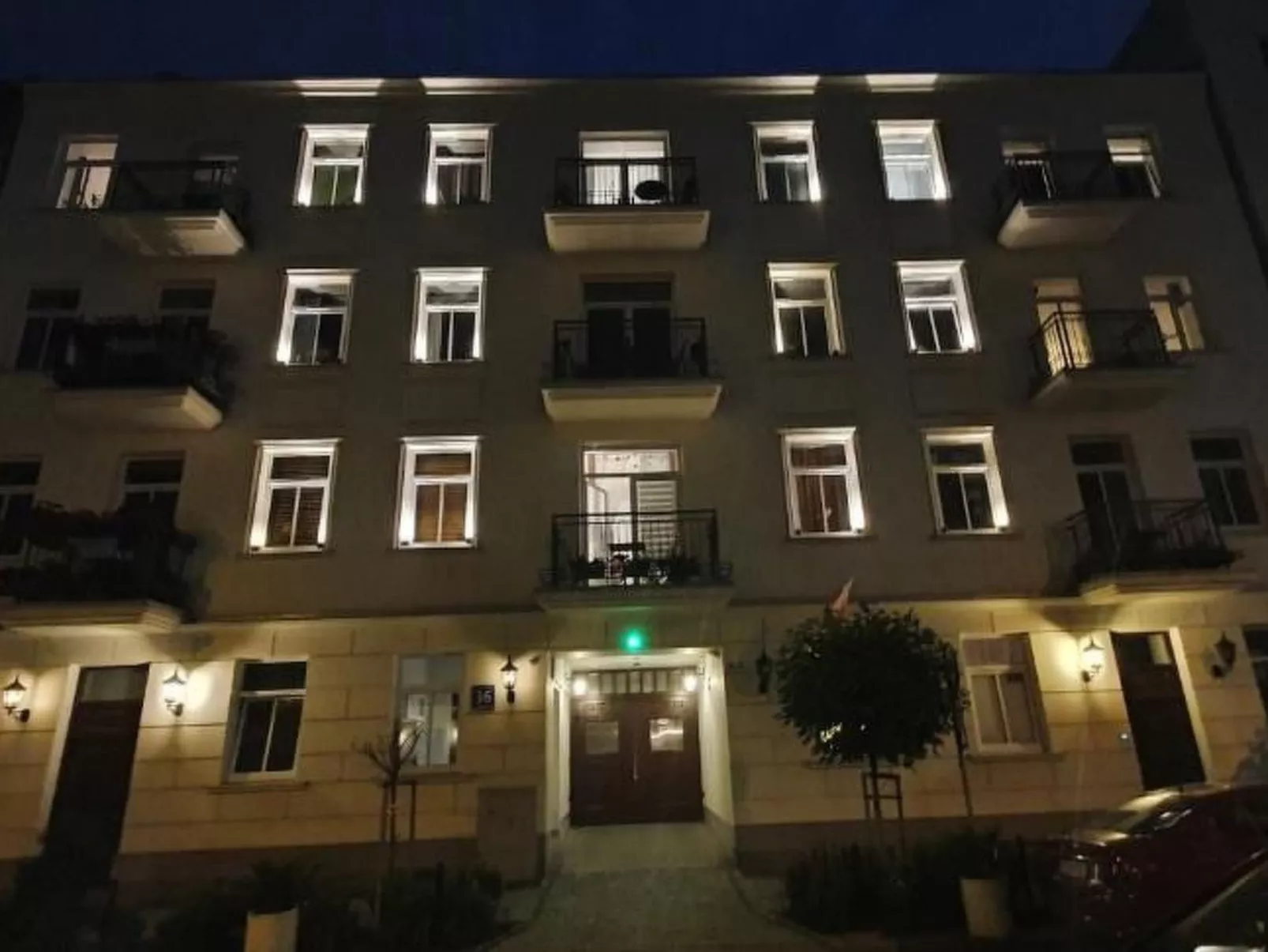 BESSERER PLATZ: Klassisches Warschau-Draußen