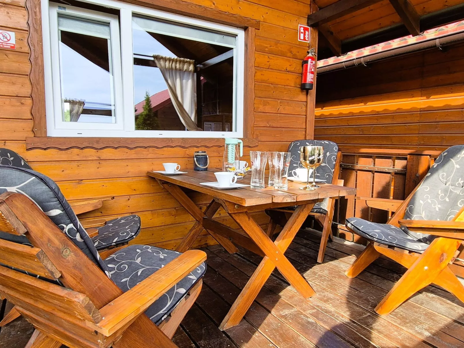 Mit Infinity-Pool-Outside