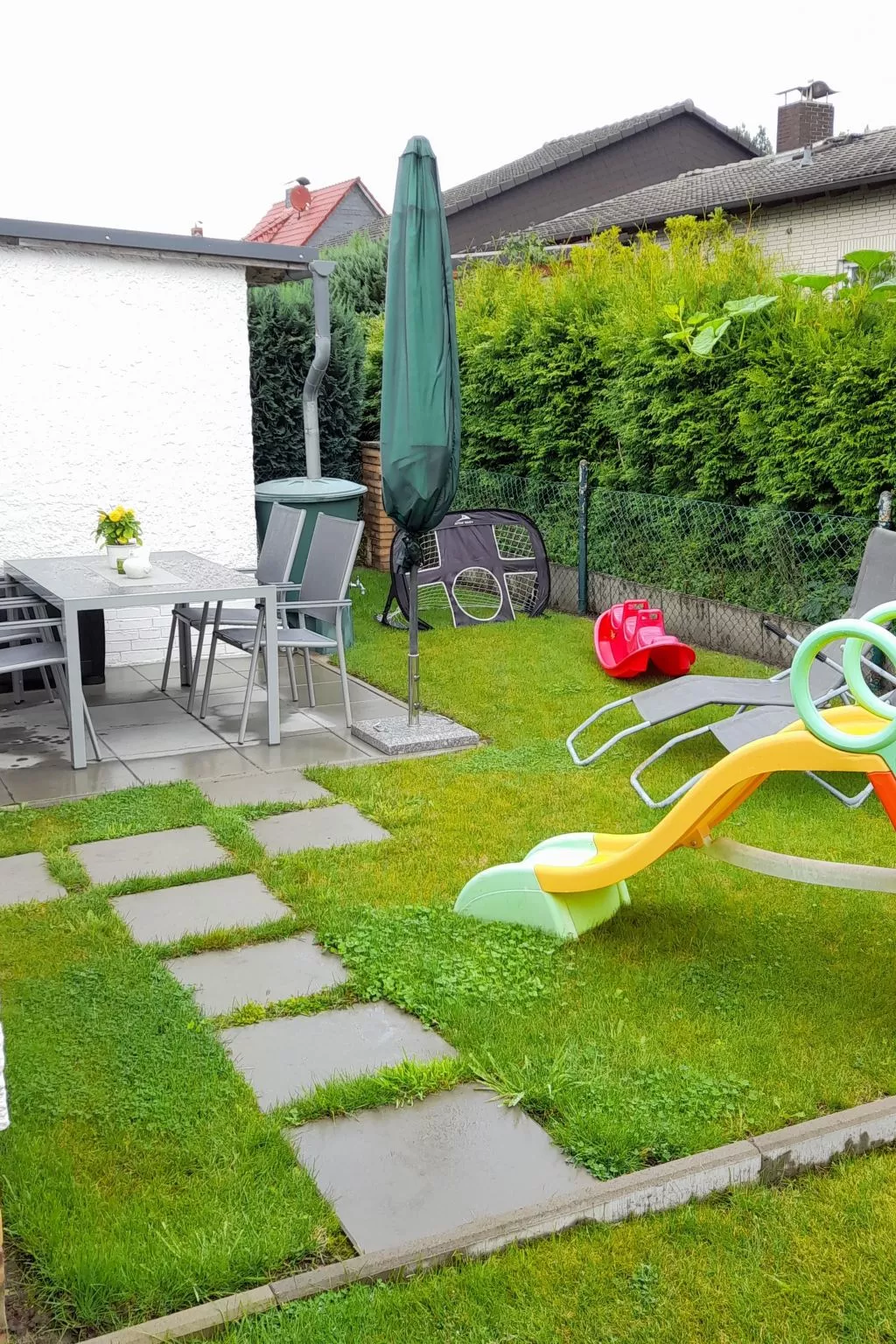 Mit Garten, Grill und Terrasse-Outside