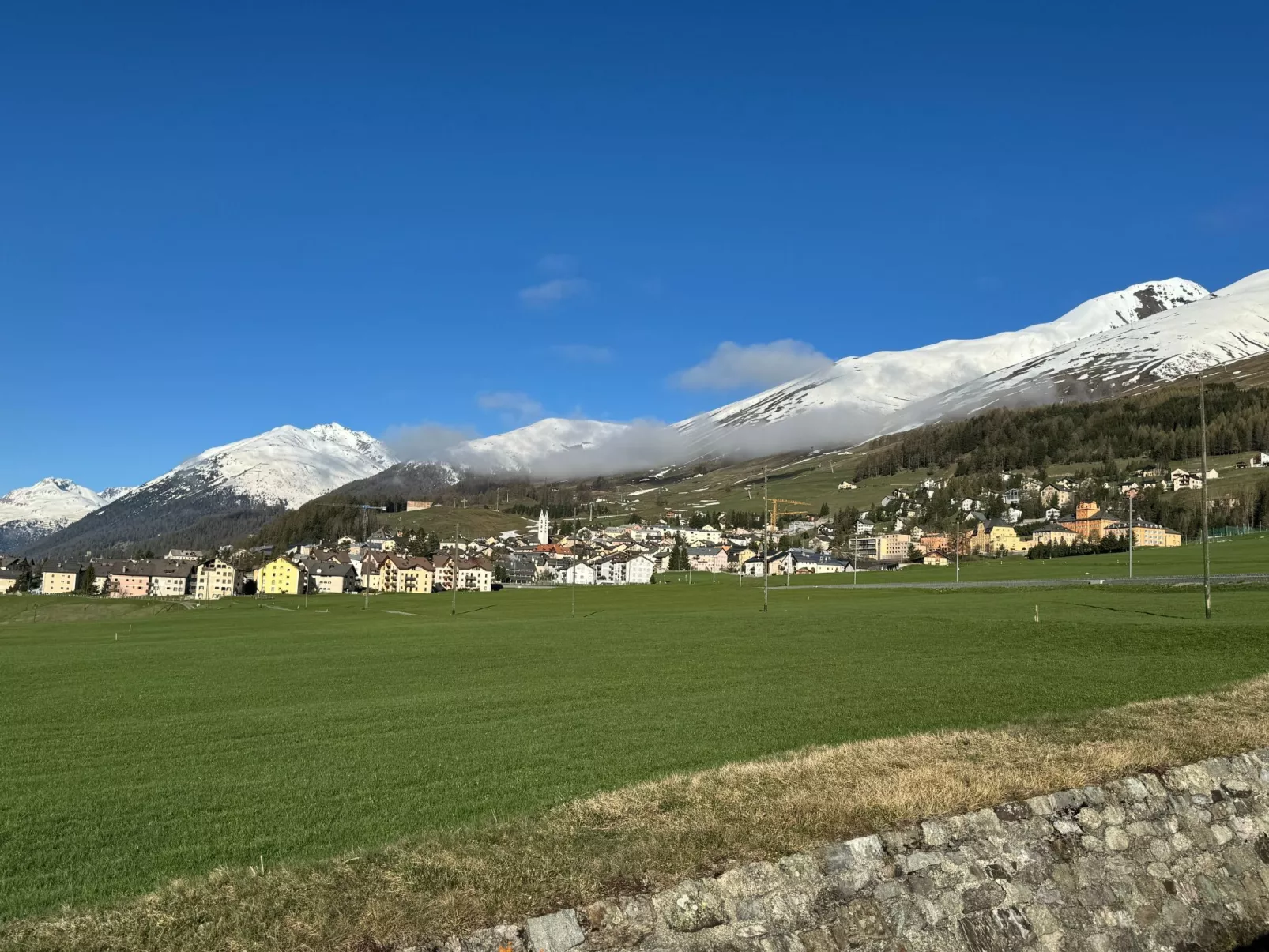 Chesa Blais, 2. OG-Draußen