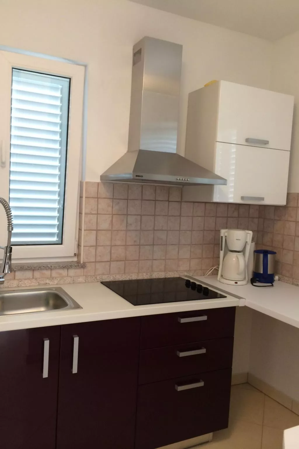 Modernes Ferienhaus in Dobropoljana mit Terrasse, Garten und Grill-Image-tags.info