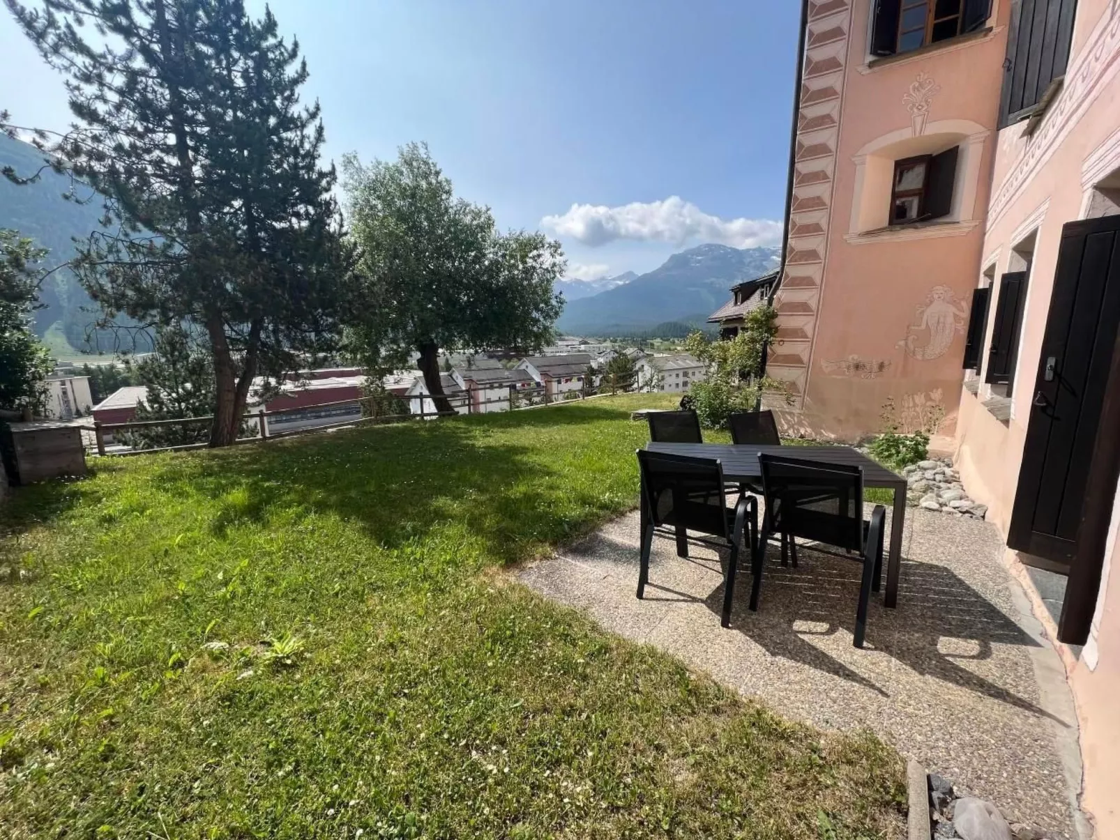 Chesa Fischer / Wohnung Palü / ÖV-Inklusive-Draußen