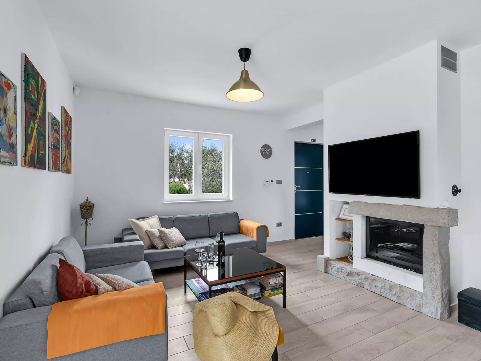 Alleinstehendes Ferienhaus mit Pool und drei Sch-Inside