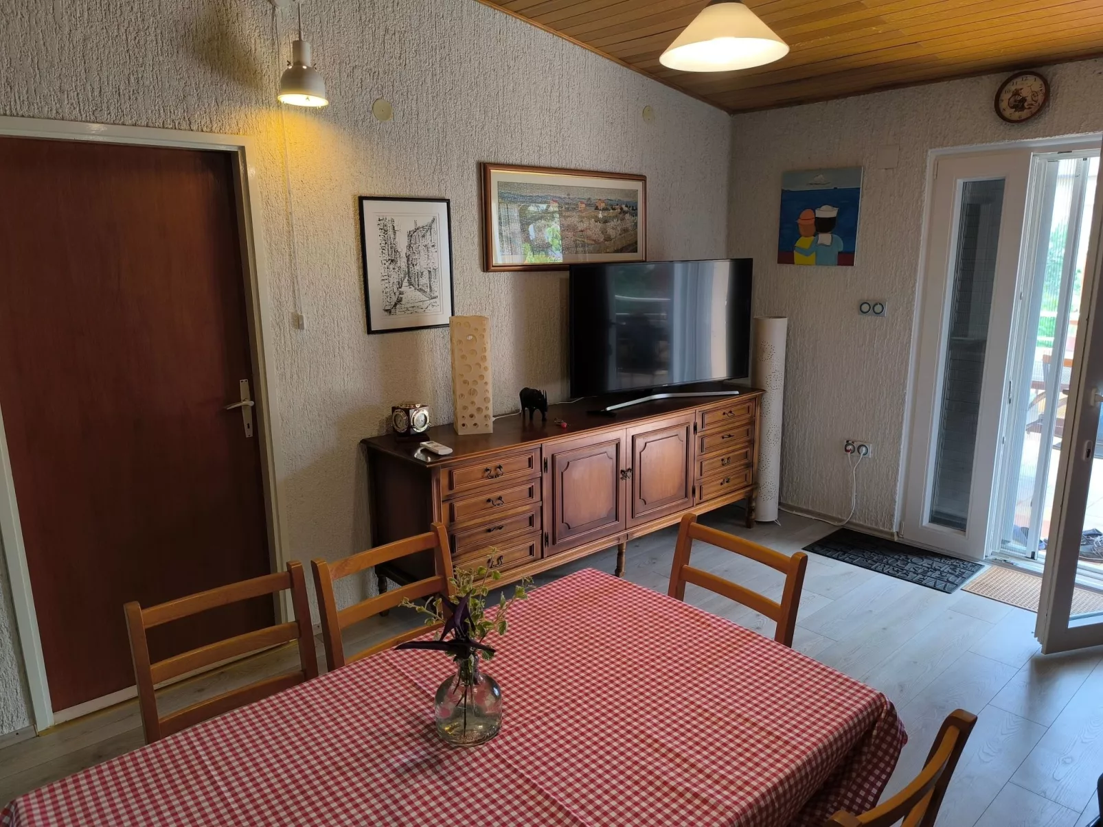 Für 3 Personen  + 1 Kind ca. 68 m&sup2; in Žaboric, Dalmatien (Gespanschaft Sib-Inside