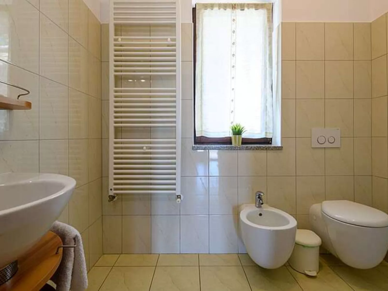 Komfortable, ruhige Erdgeschoss-Ferienwohnung-Drinnen