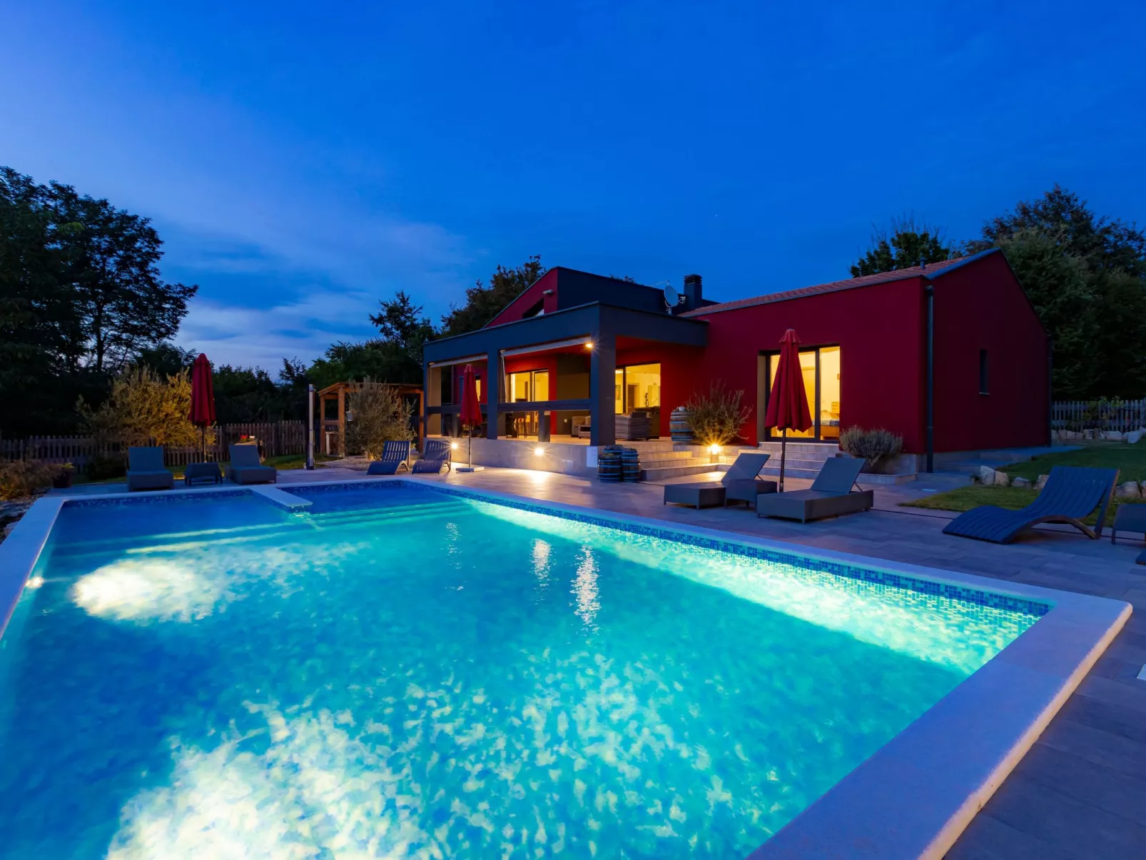 Red House Kraj Drage - Grüne Oase der Ruhe-Draußen