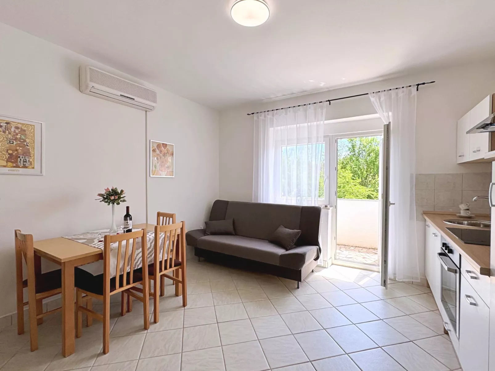 Apartments Nikolic-Inside