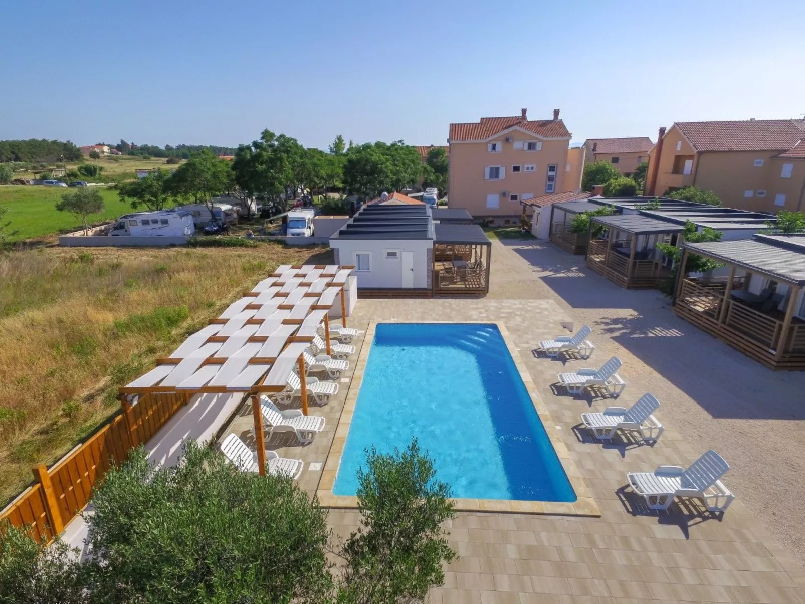 Wohnung mit Blick auf das Wasser-Drinnen