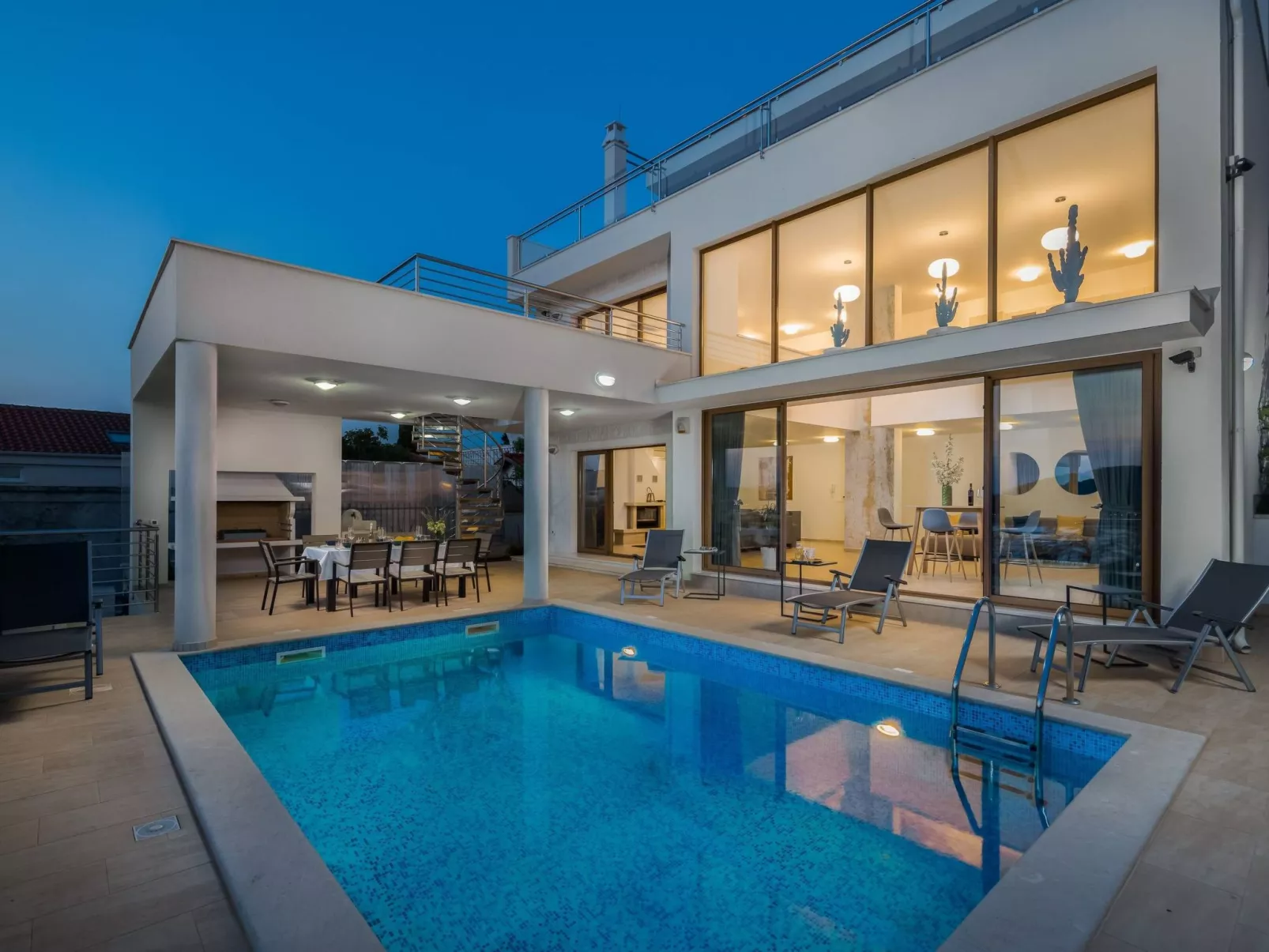 Luxusvilla Jasmin mit Privatpool-Draußen