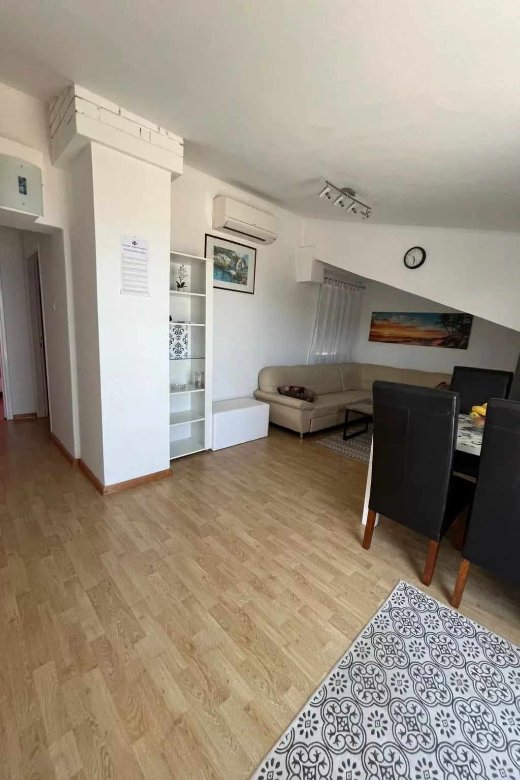 Meri 5 Villa-Drinnen