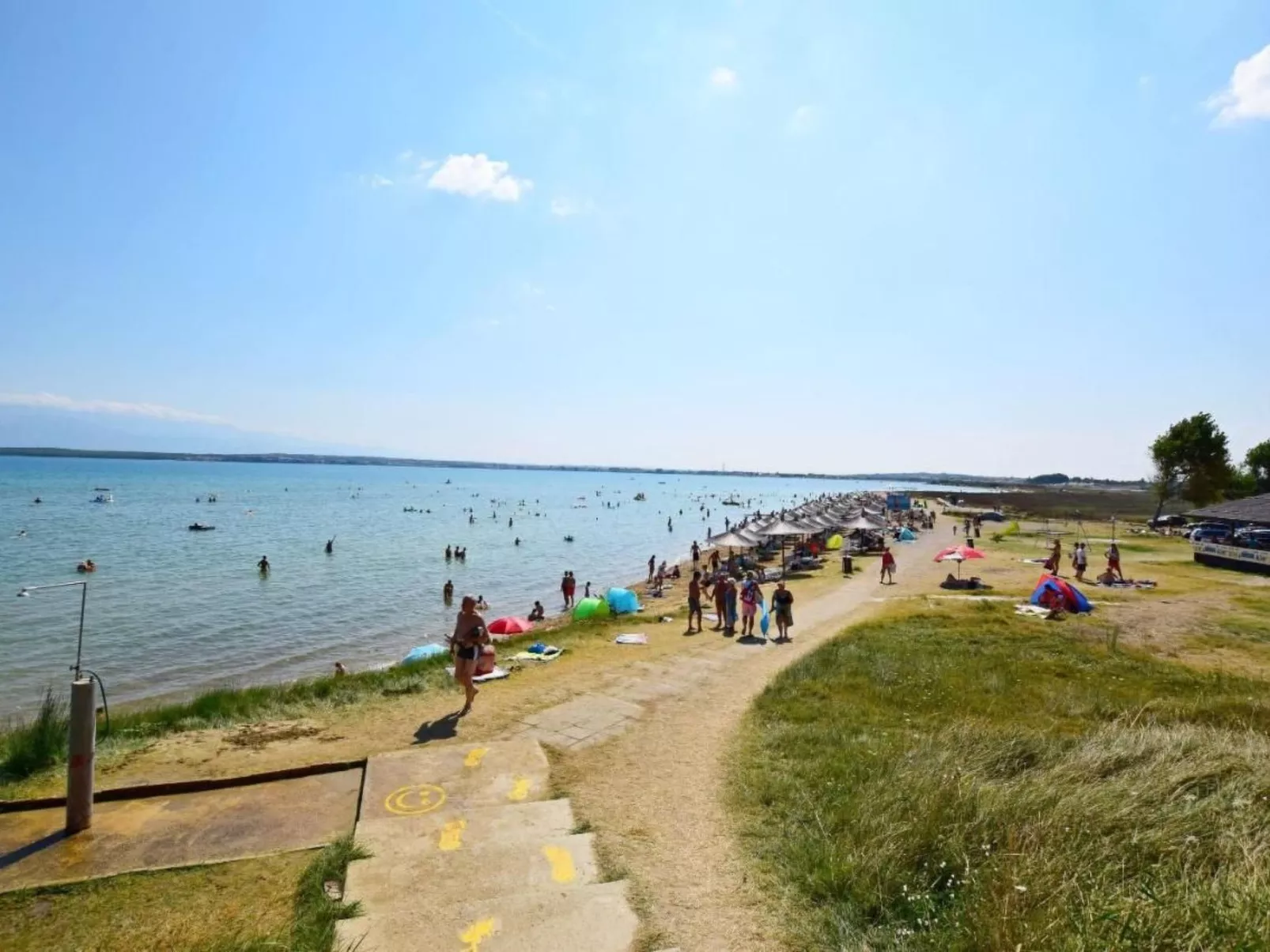Wohnung "Mira" direkt am Strand-Draußen