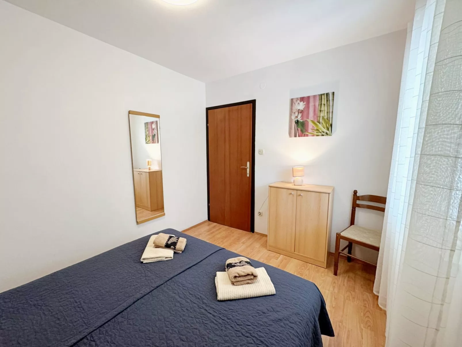 Apartment Car-Dedans