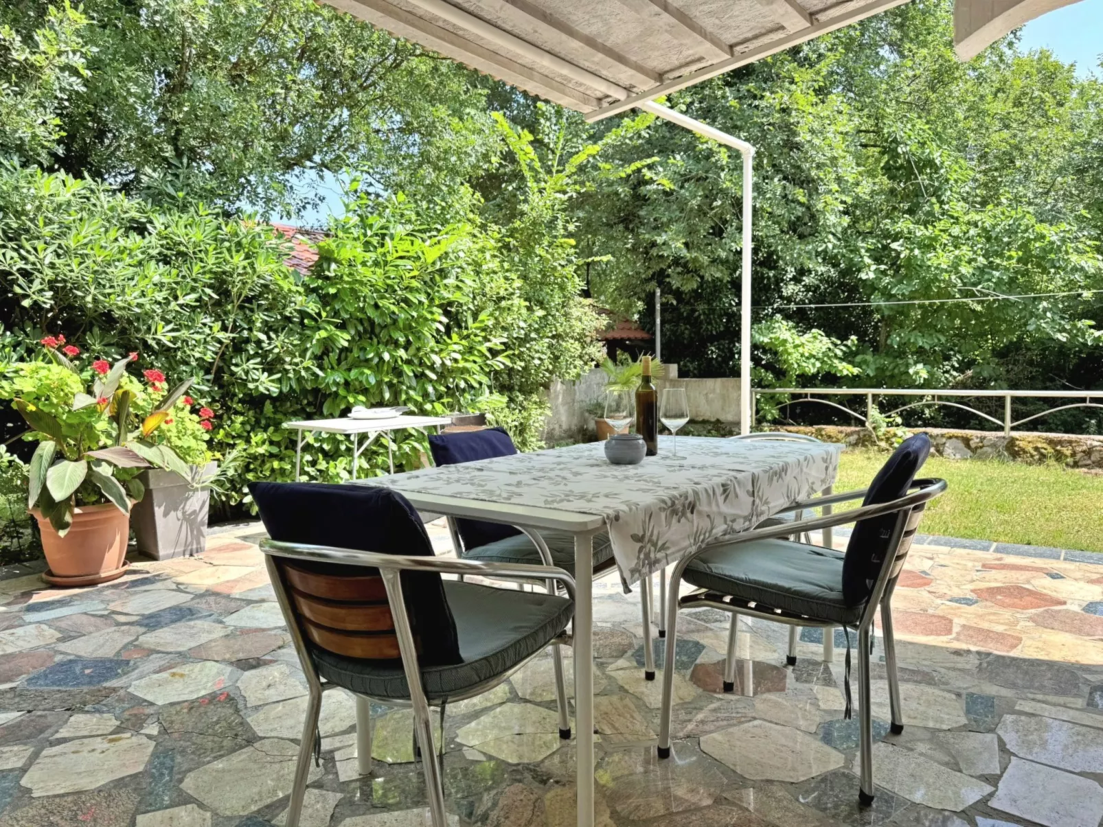 Apartment Srdoc-Dehors