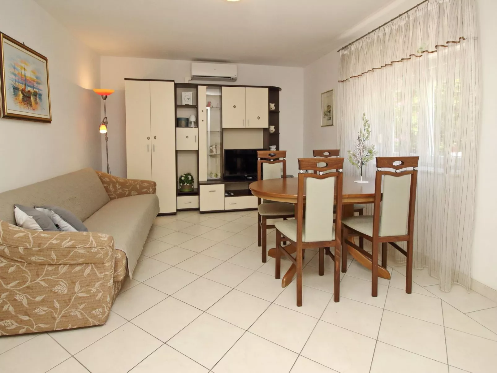 Apartment Radosna-Dedans