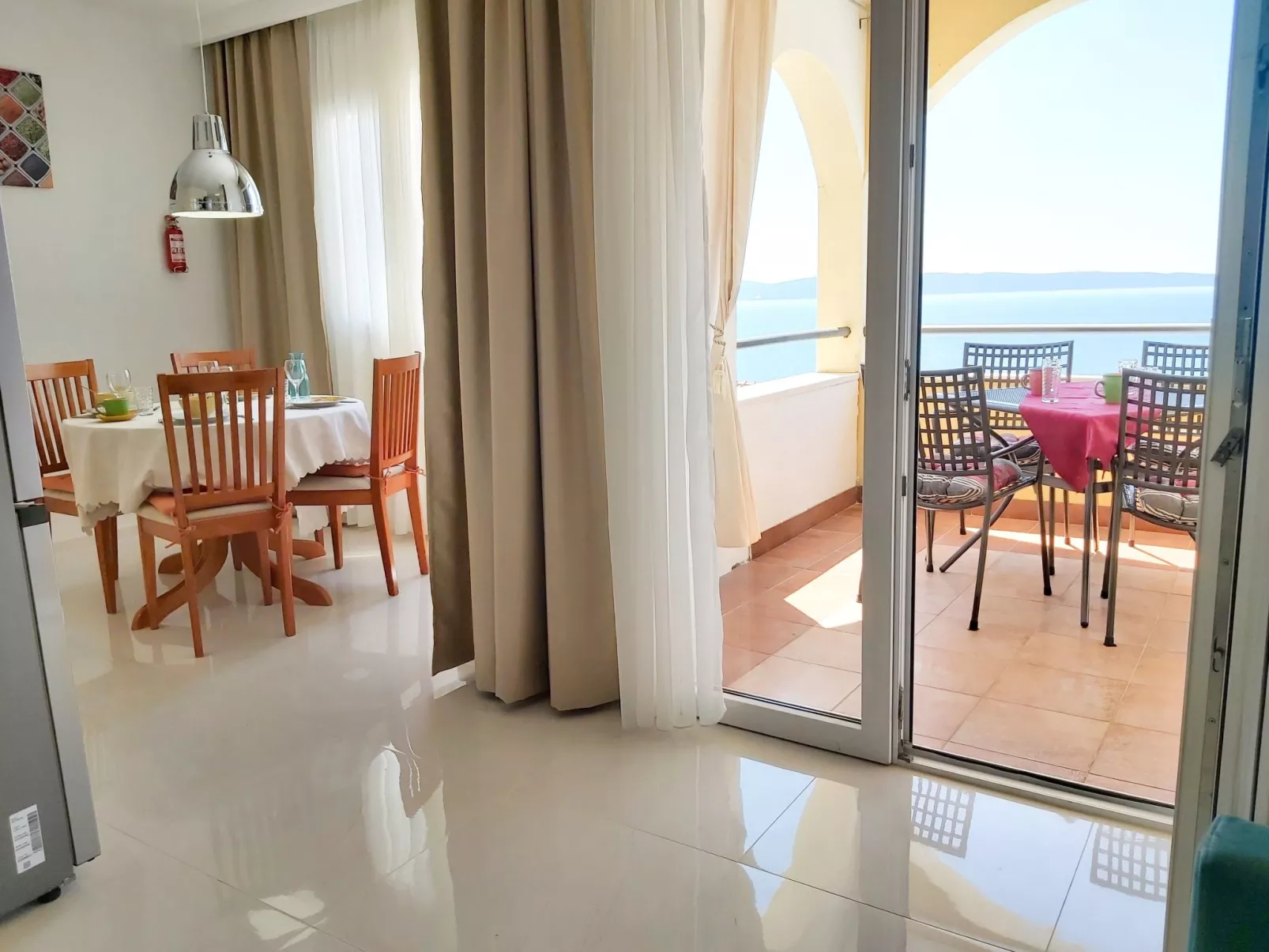 Beheiztes Schwimmbad, Familienappartement mit Meerblick-Dedans