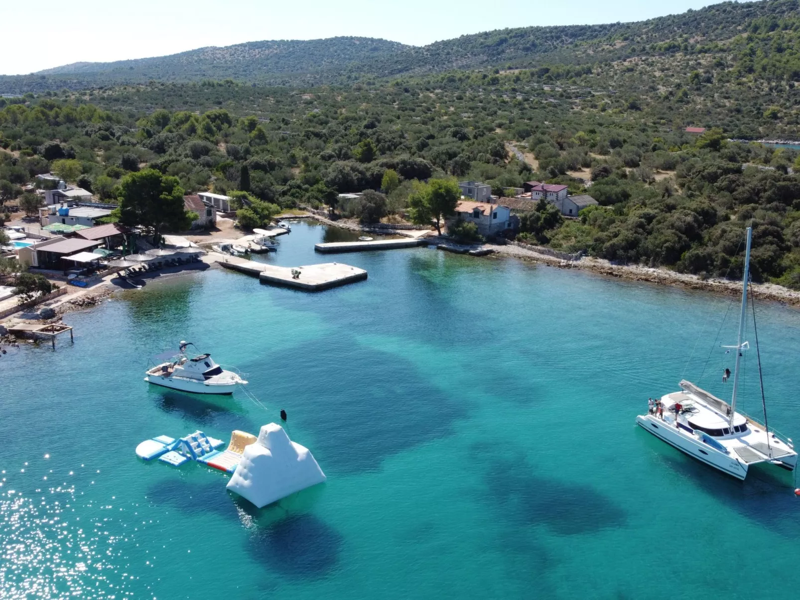 Strandhaus Hela - Ferienanlage Bain, Žut - Kornati-Draußen