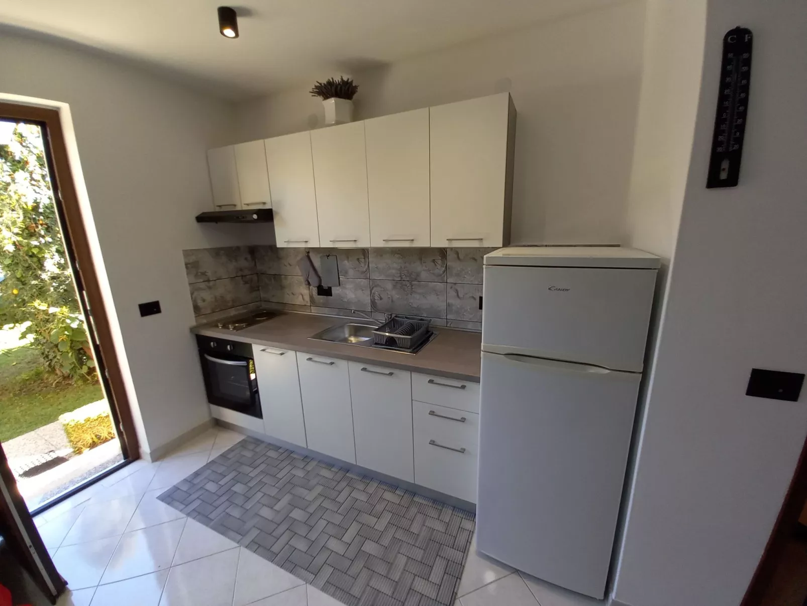 "Toni" mit Terrasse-Dedans