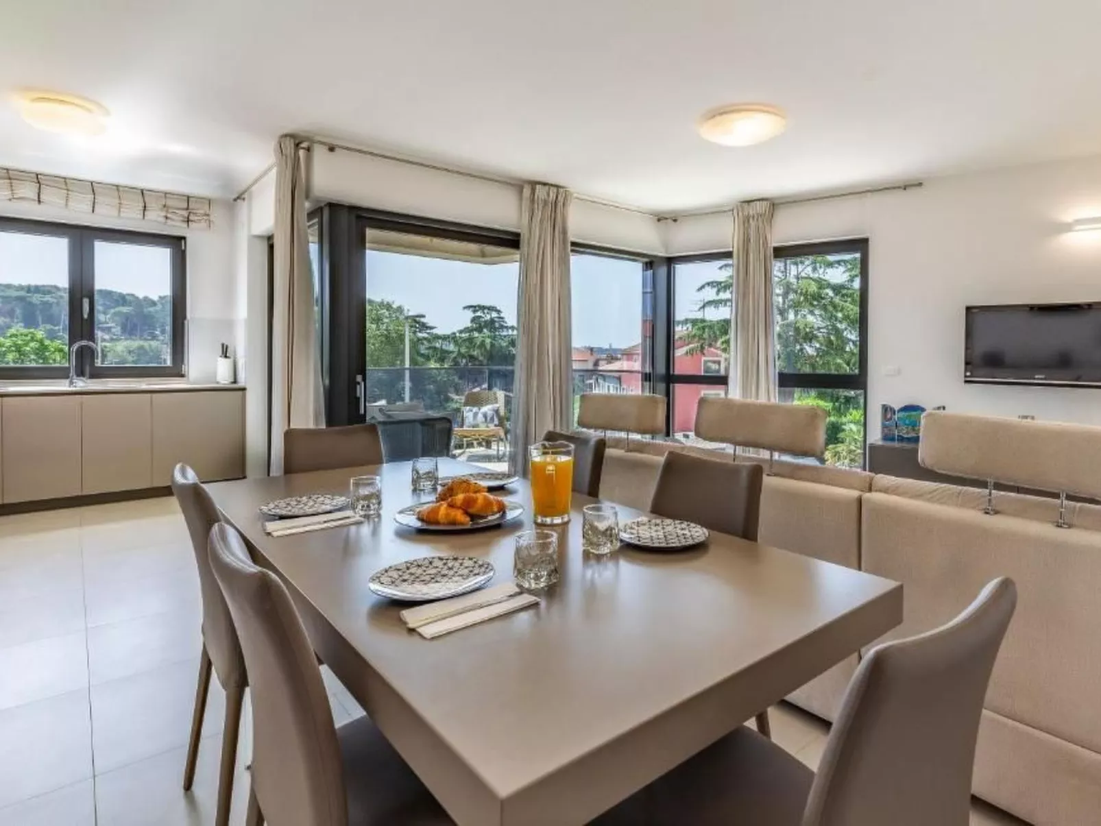 In Rovinj mit privatem Parkplatz-Drinnen