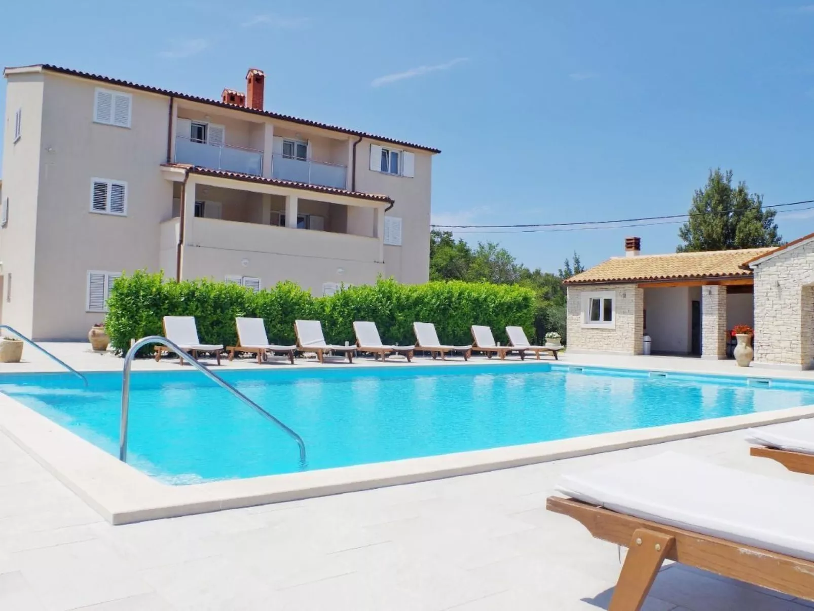 Wohnung in Rakalj mit Parkplatz und Poolblick-Image-tags.info