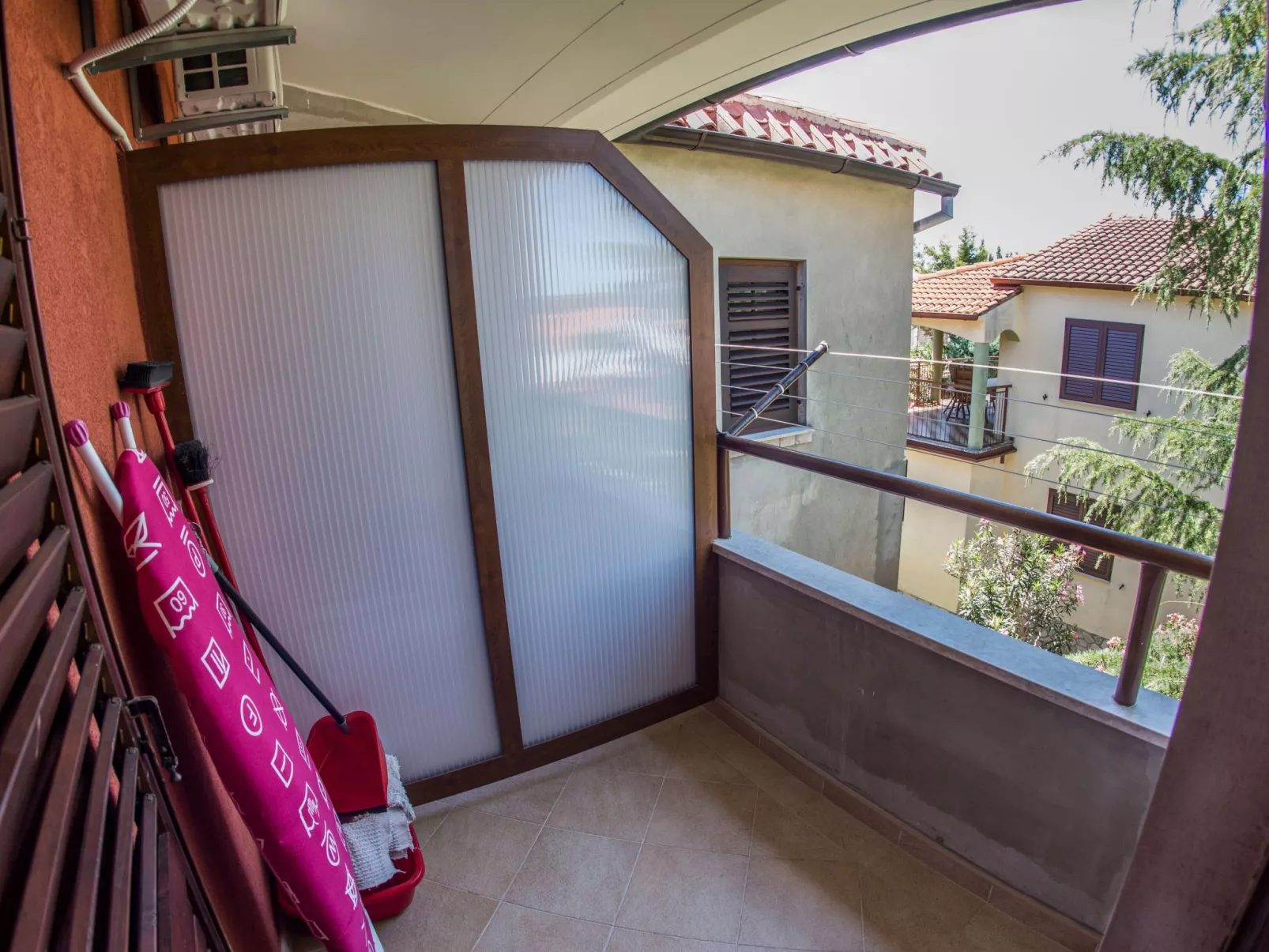 Geräumige Wohnung in der Nähe von Meer und Strand-Drinnen