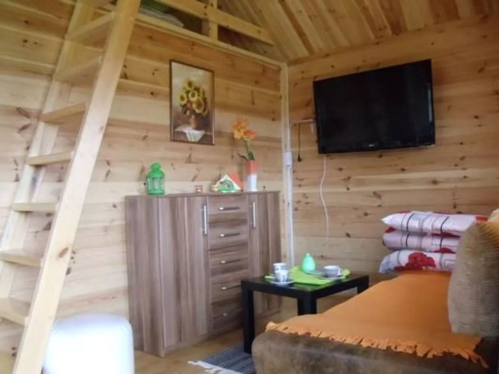 Gemütliches Holzferienhaus mit Grill und Garten-Image-tags.info