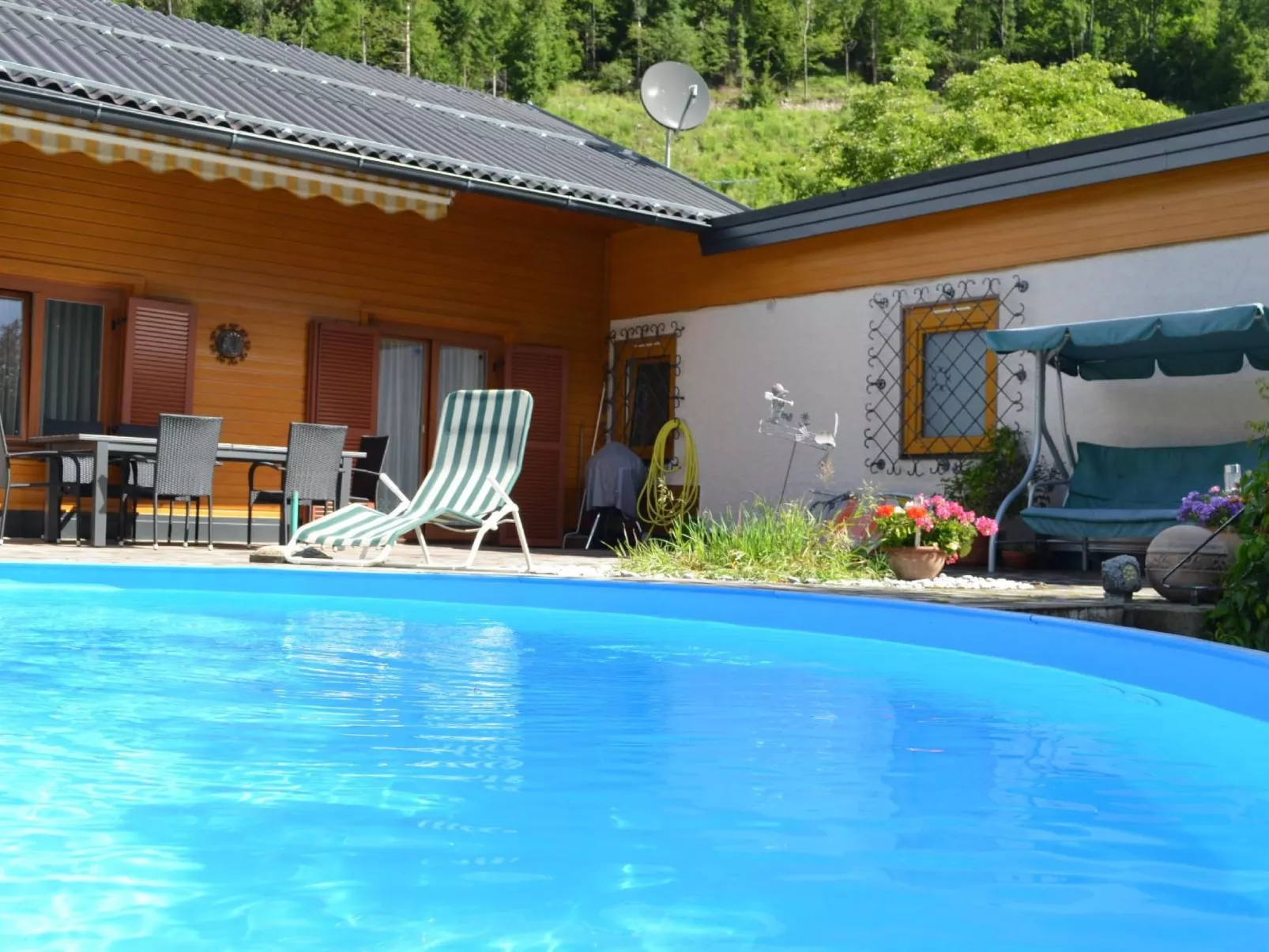 Erna Angermaier-Outside