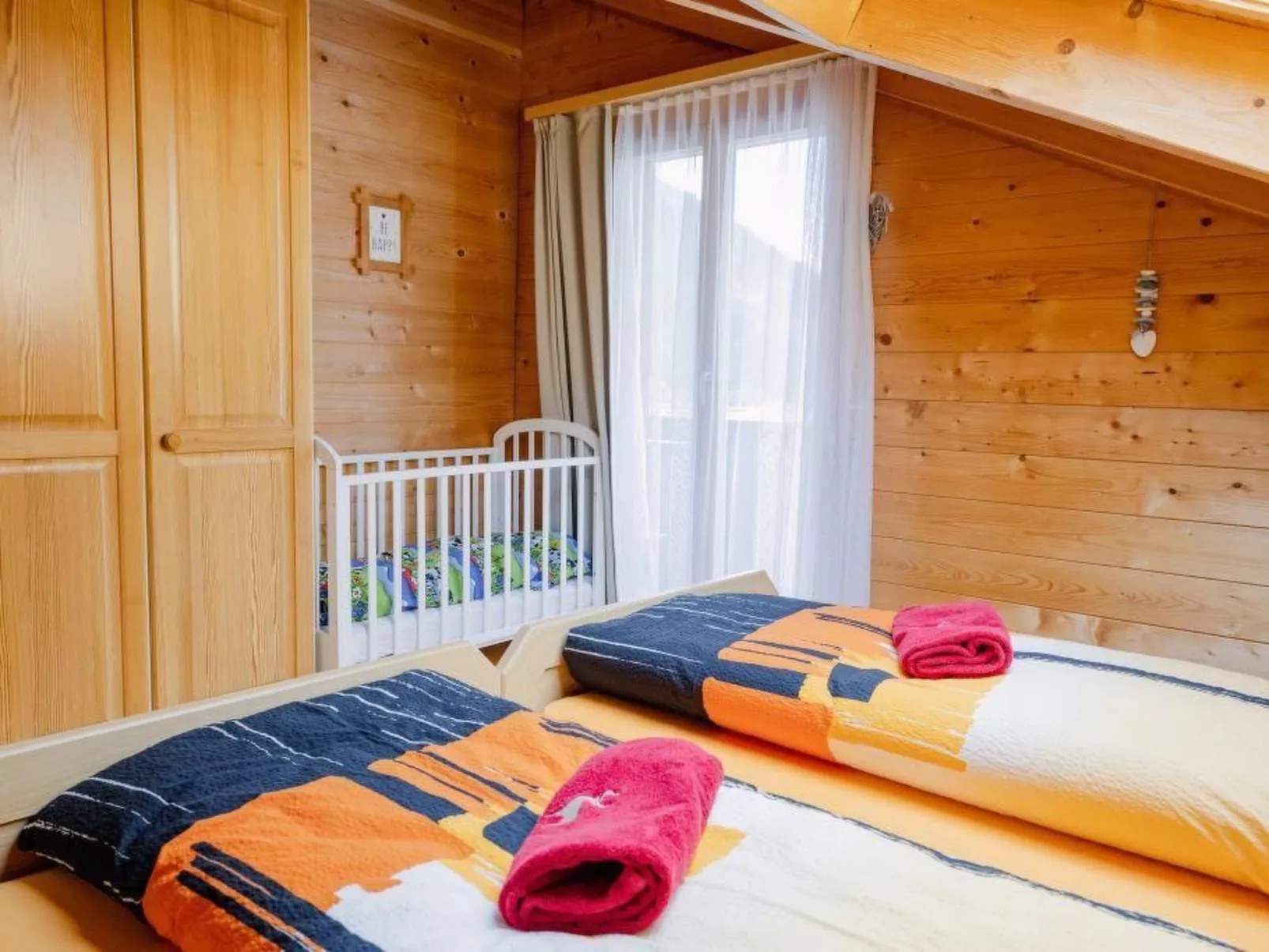 Mit Indoorrutschbahn-Drinnen