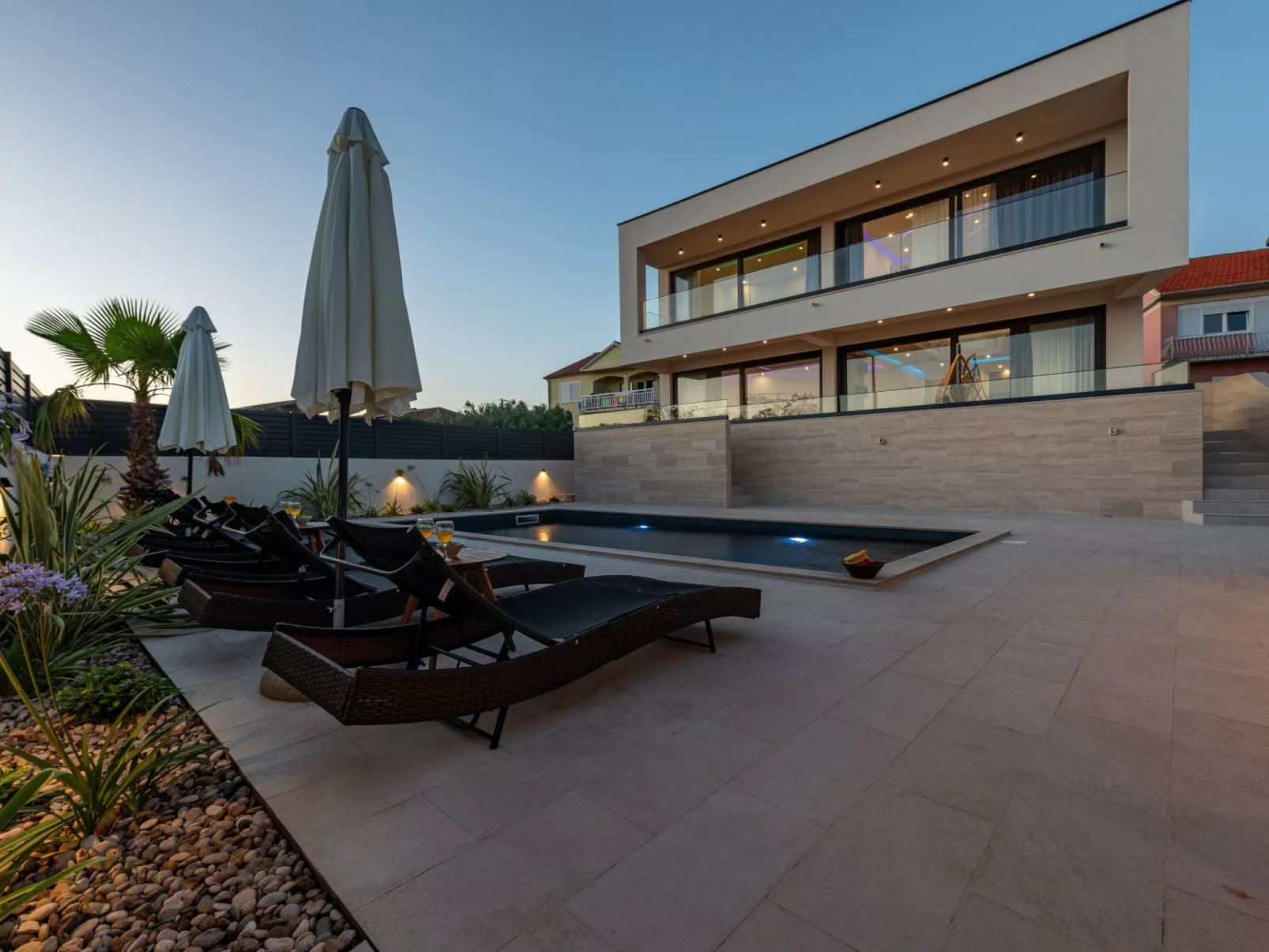 Villa Niksun-Outside