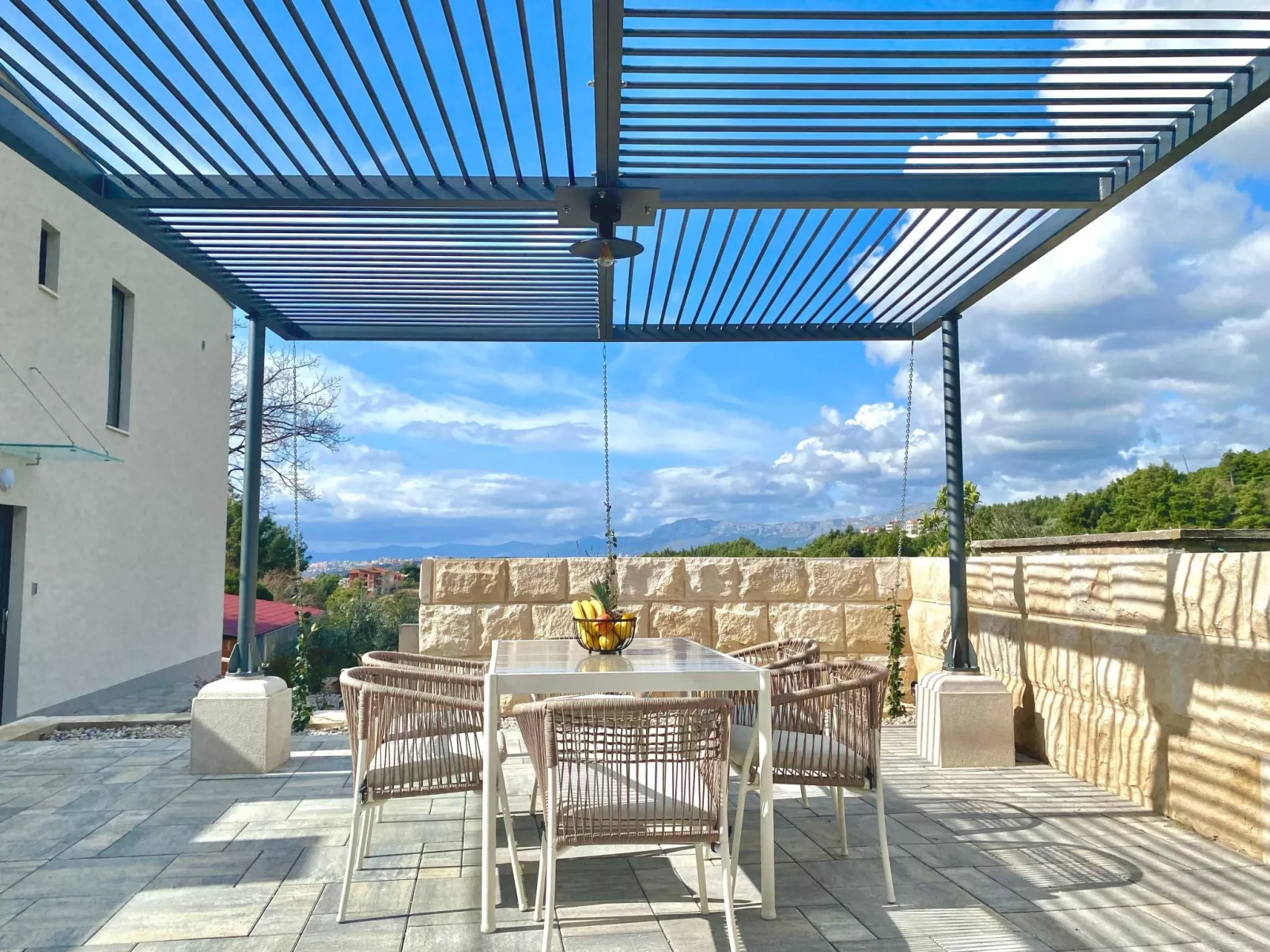 Villa mit beheiztem Infinity-Pool und Massagedüsen-Dehors